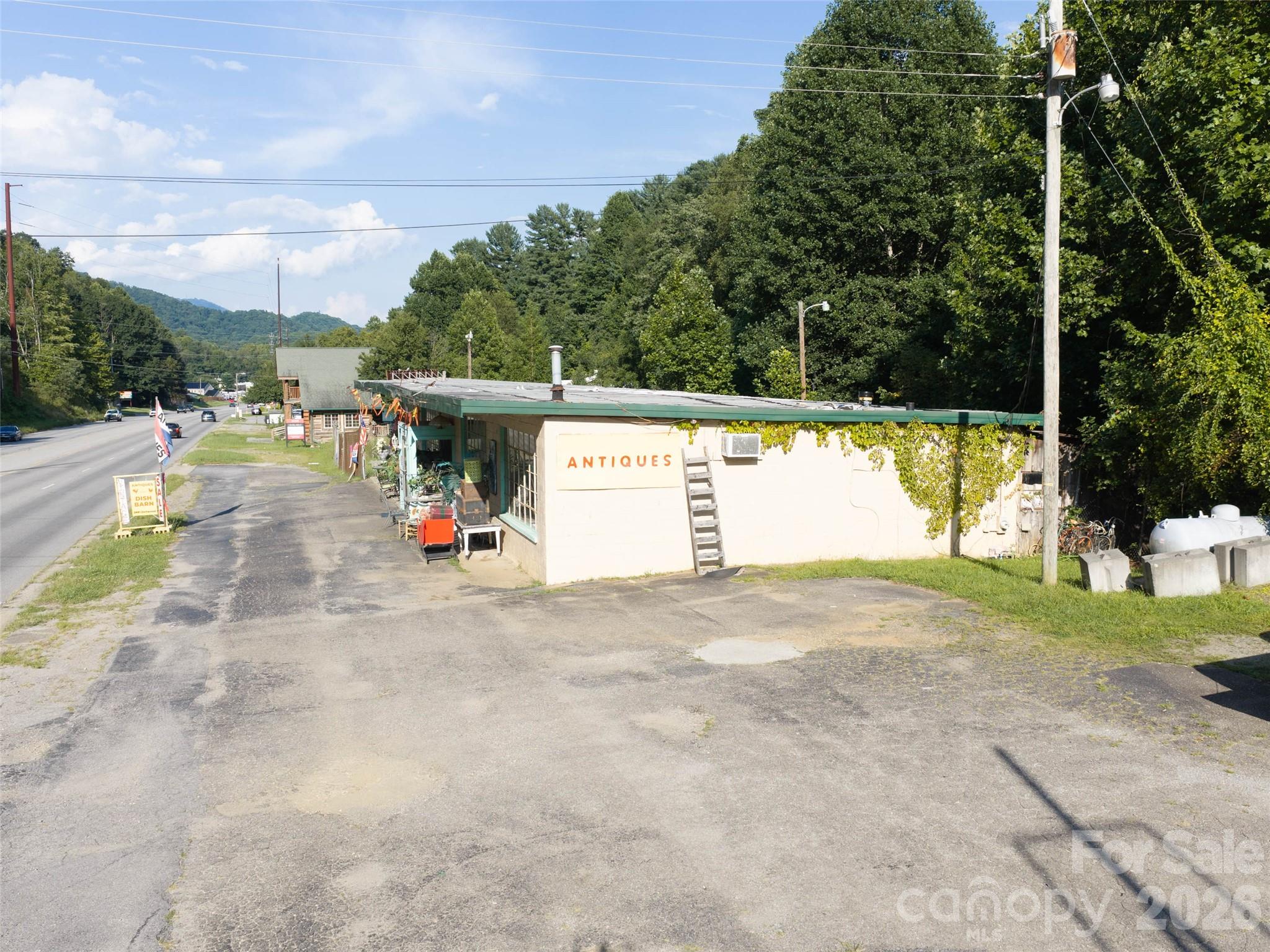 main property photo 5
