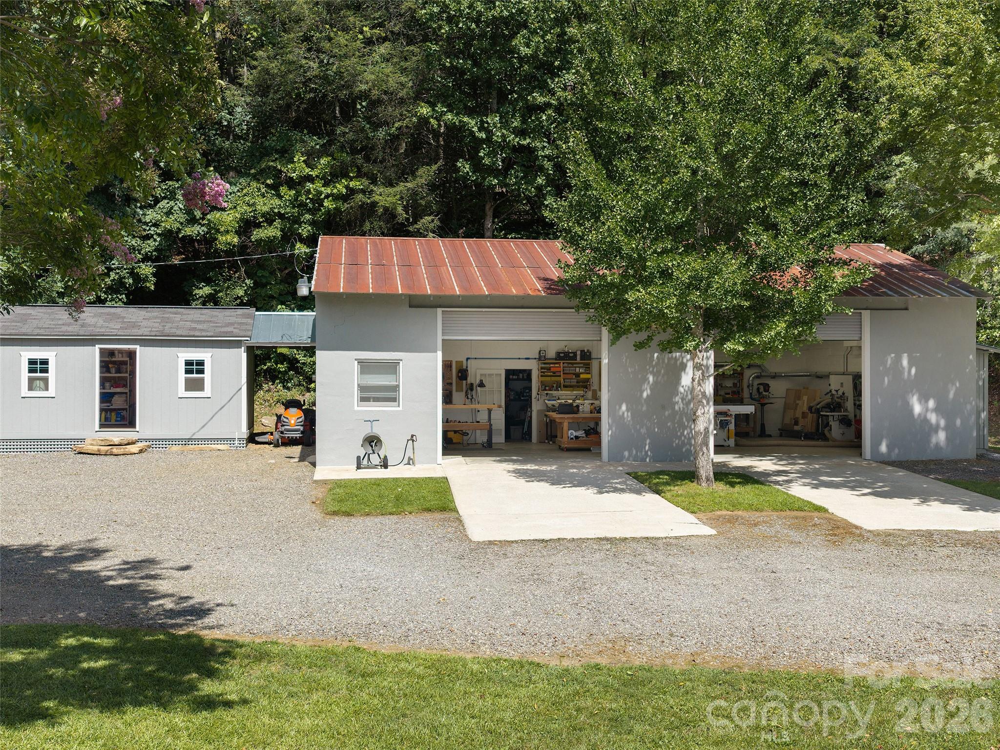 main property photo 30