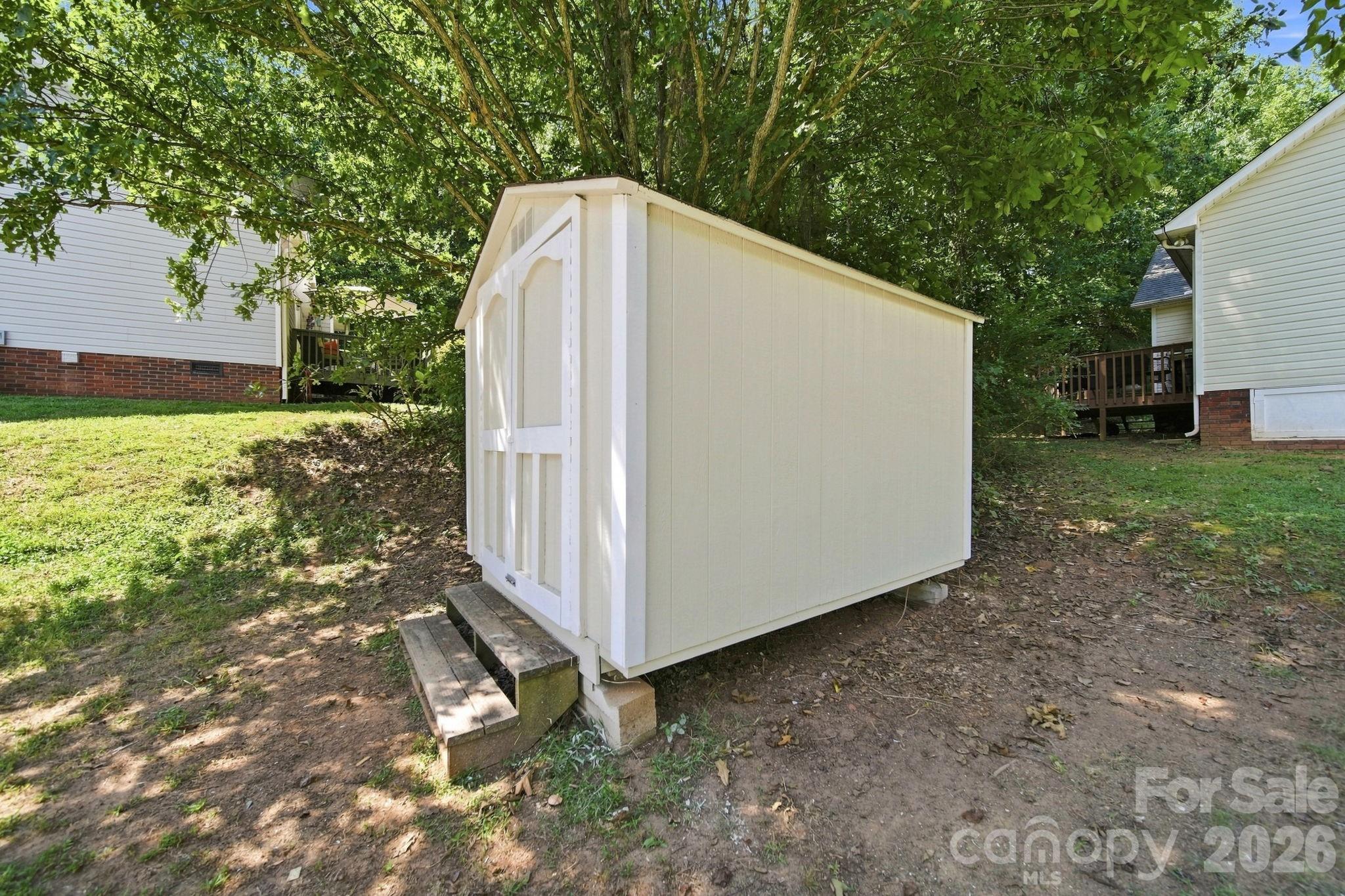 main property photo 25