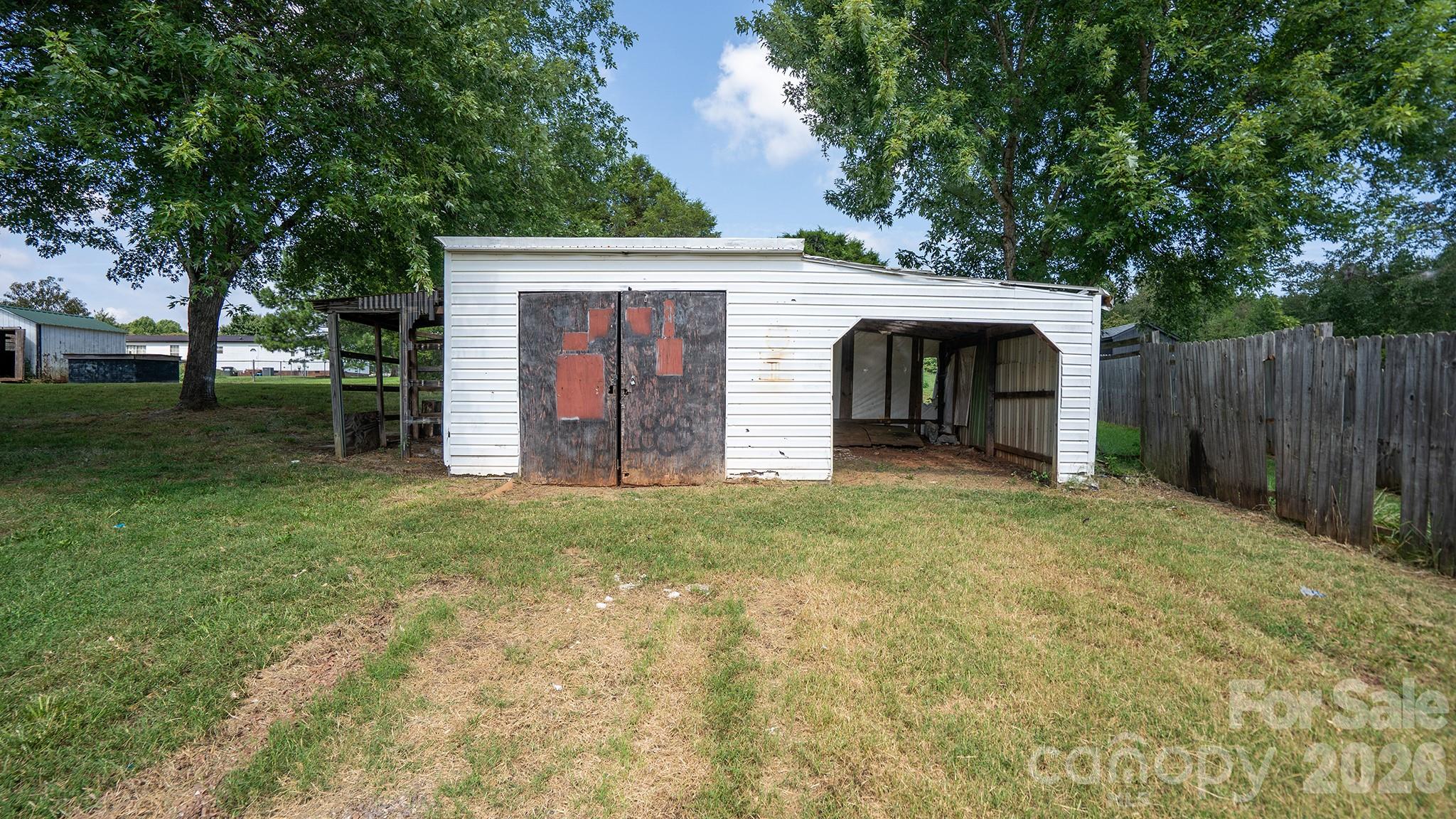 main property photo 41