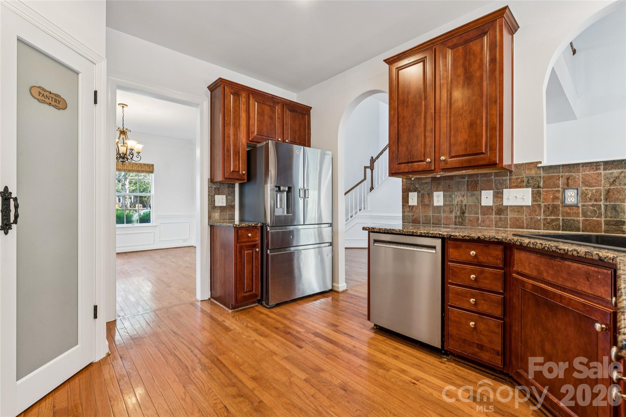 main property photo 9