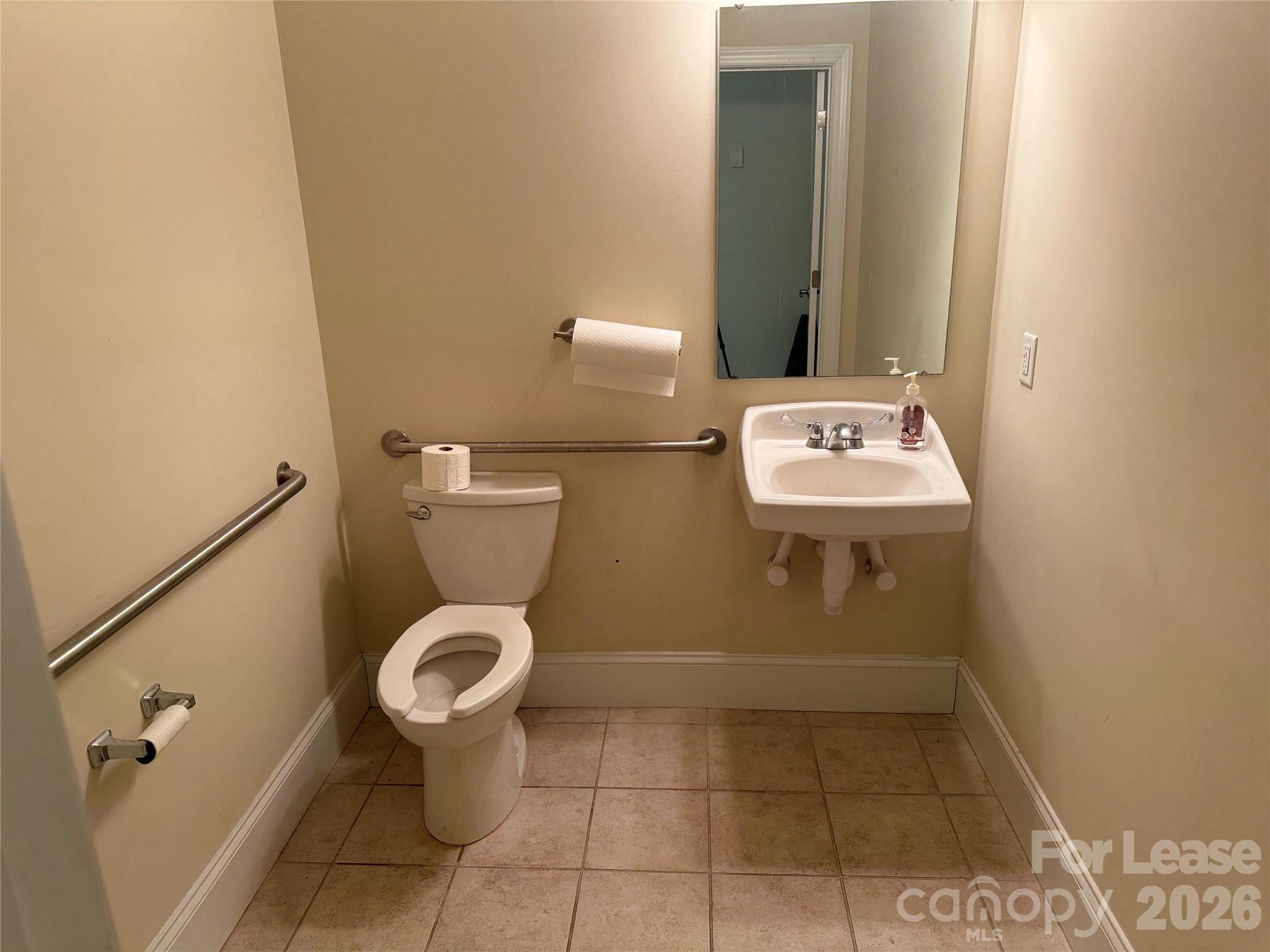 main property photo 7