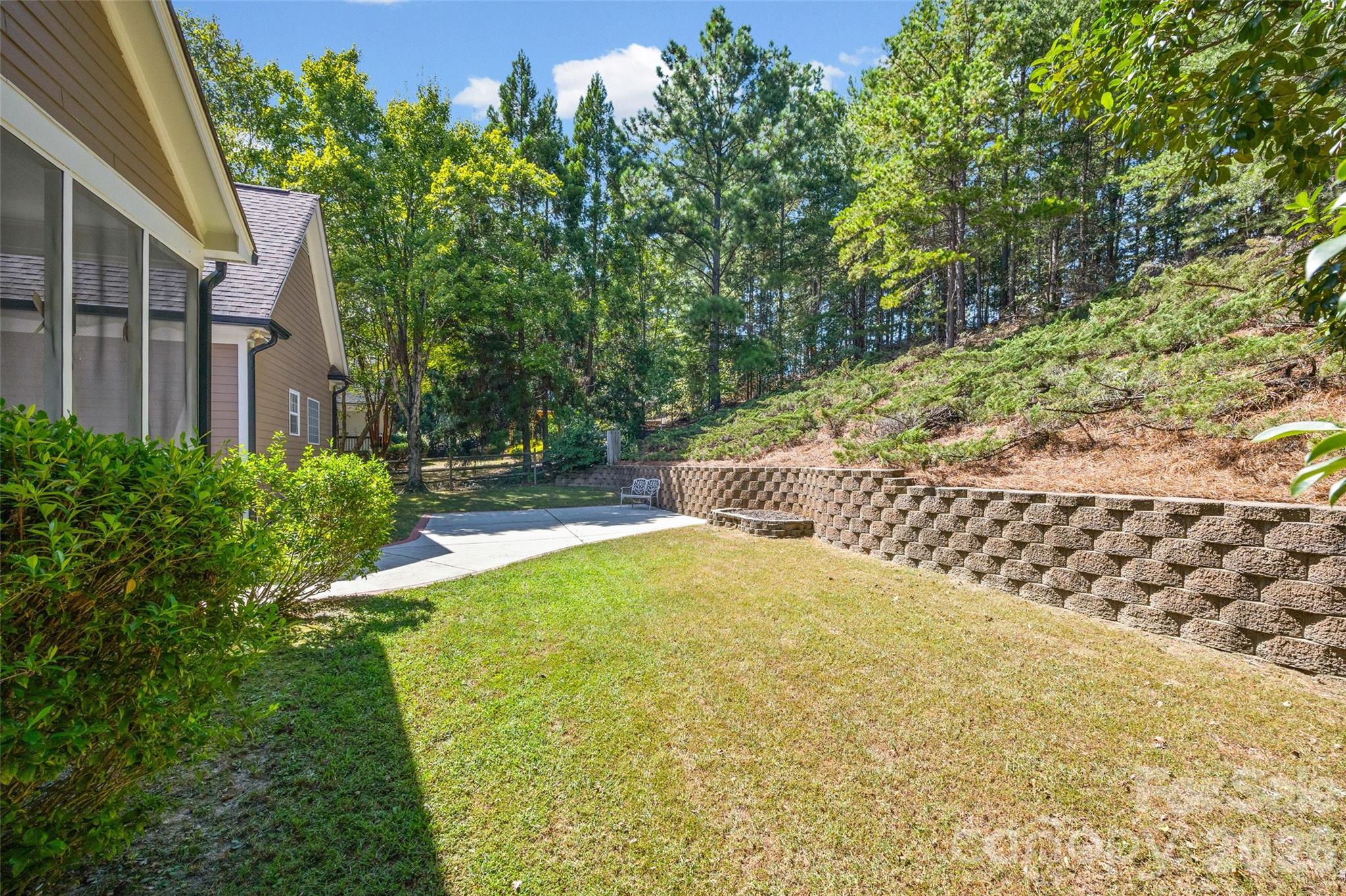 main property photo 27