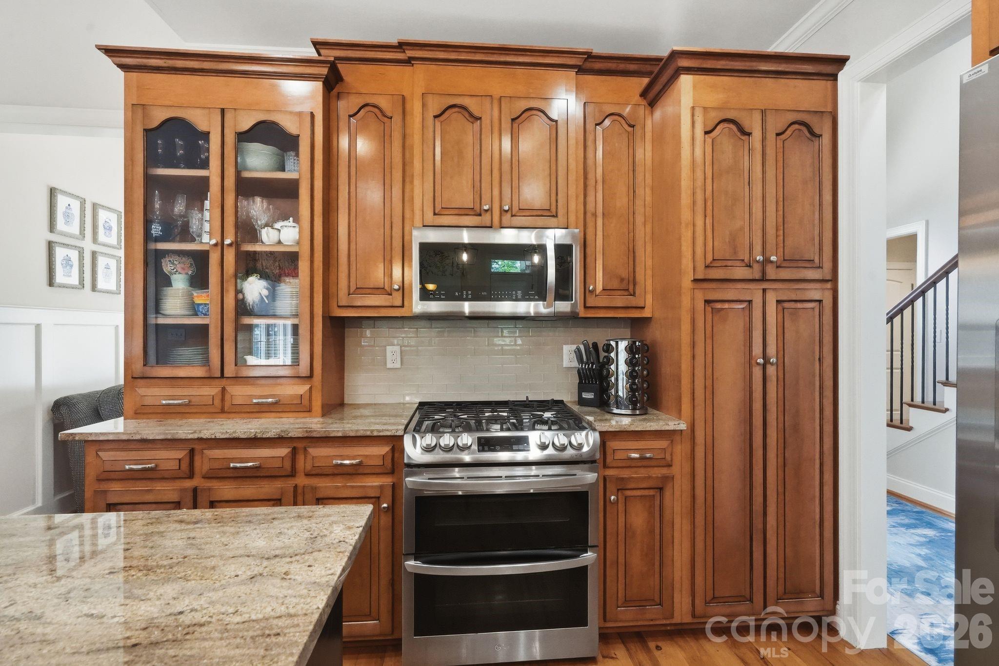 main property photo 13
