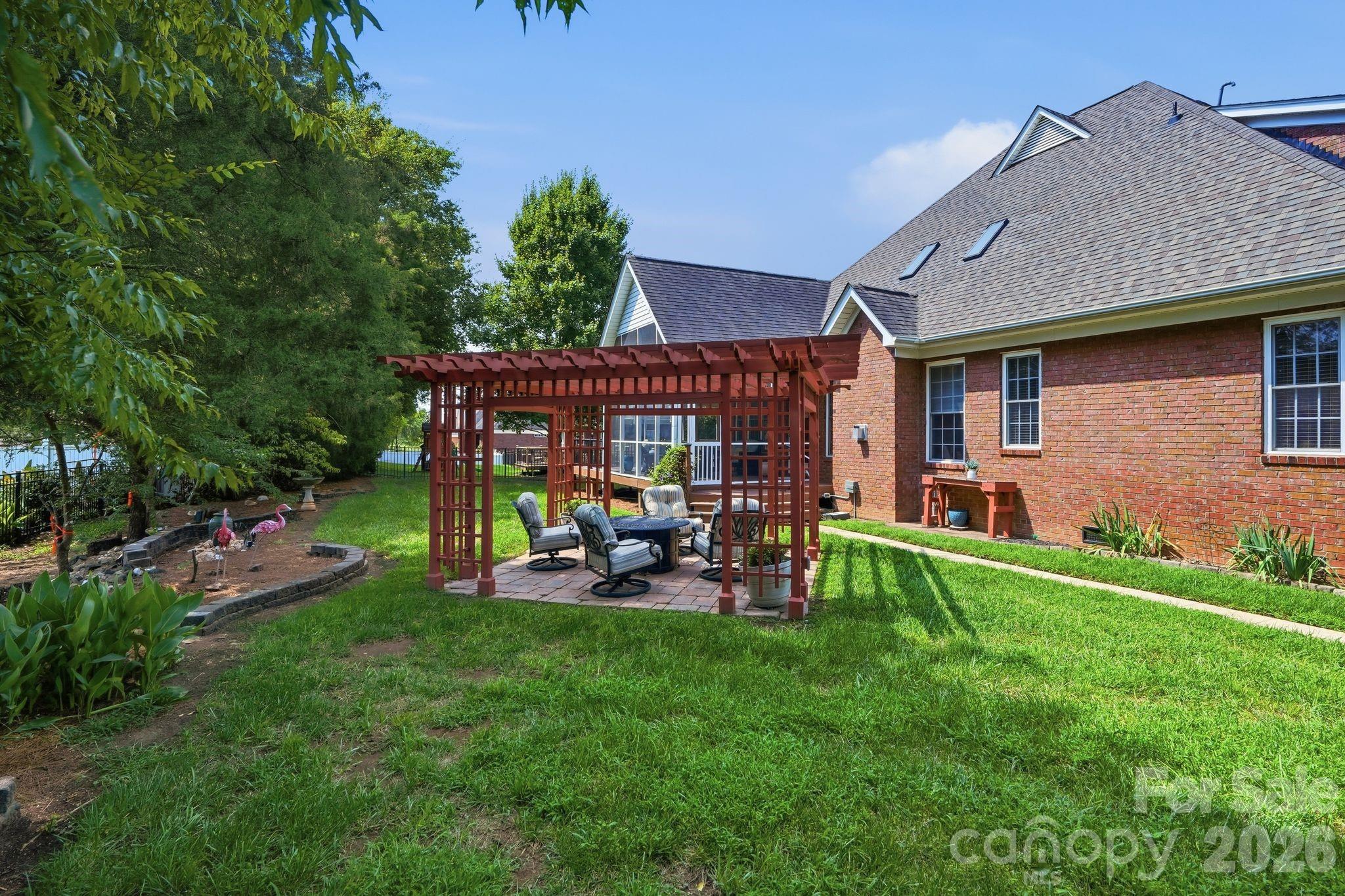 main property photo 40