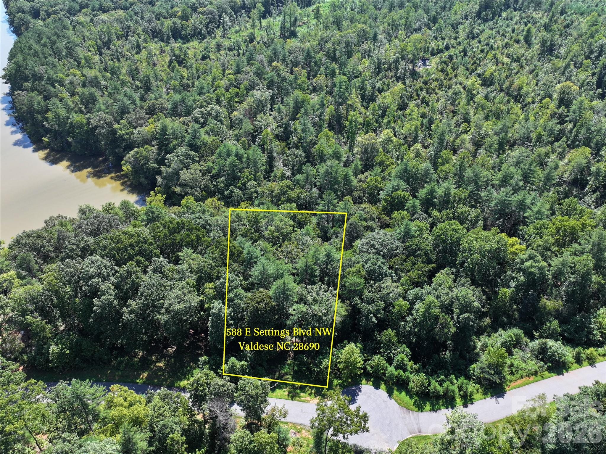 main property photo 3
