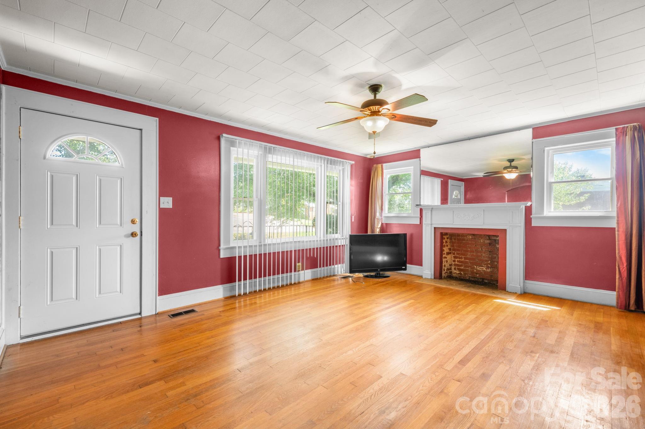 main property photo 7