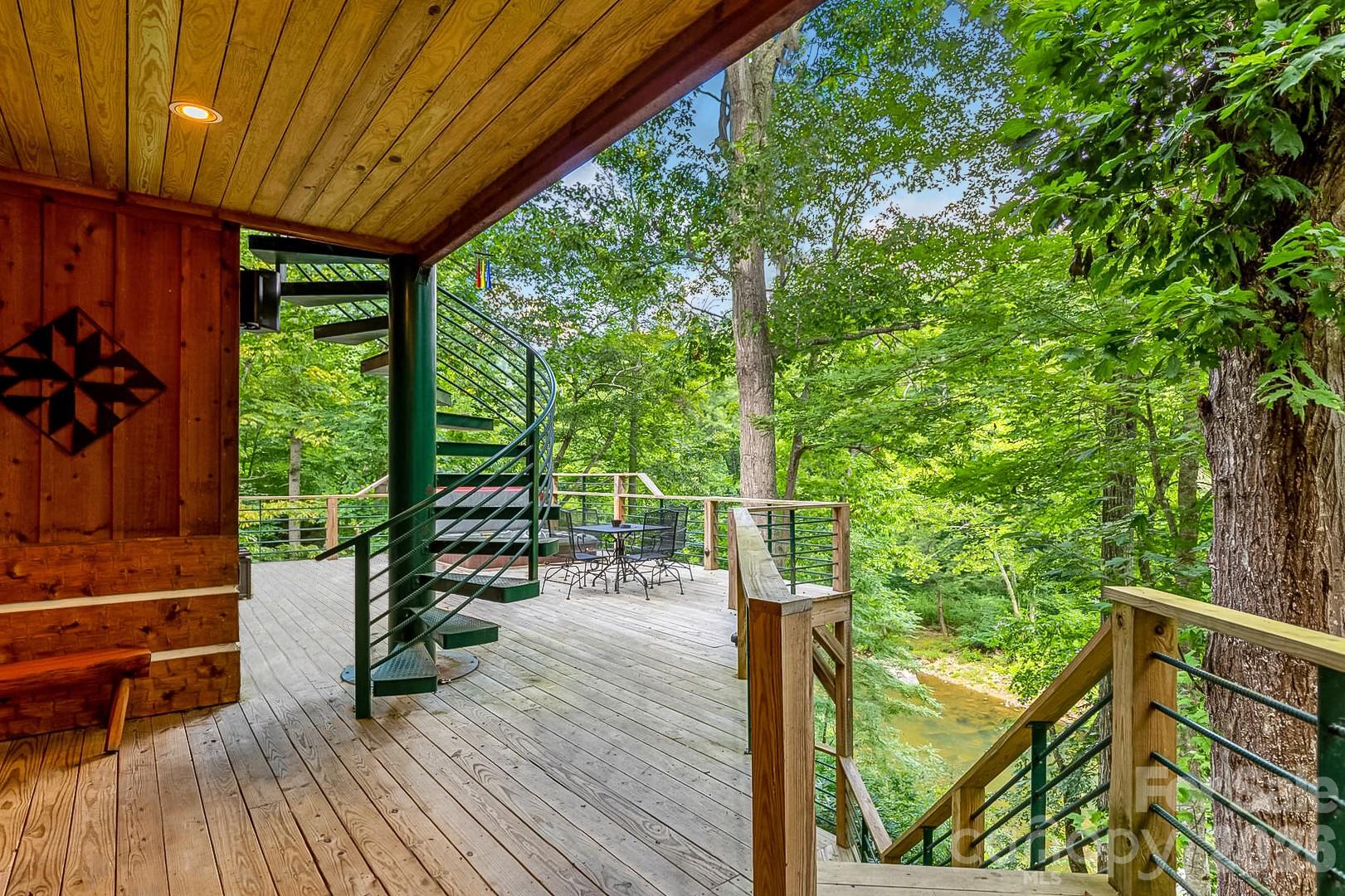 main property photo 30