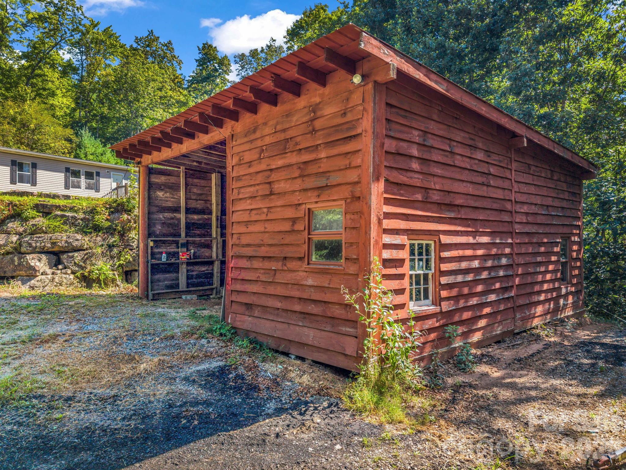 main property photo 29