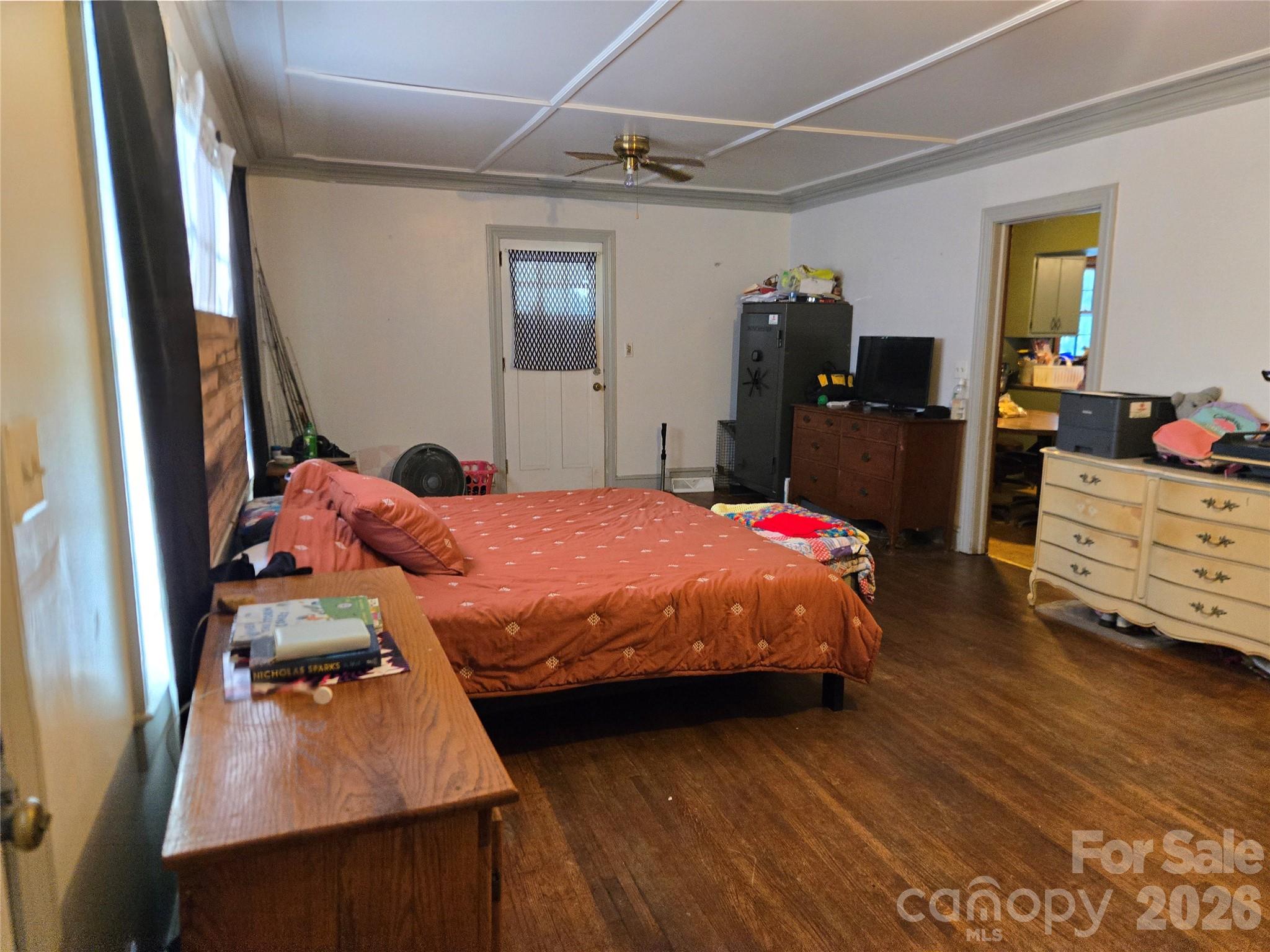 main property photo 12