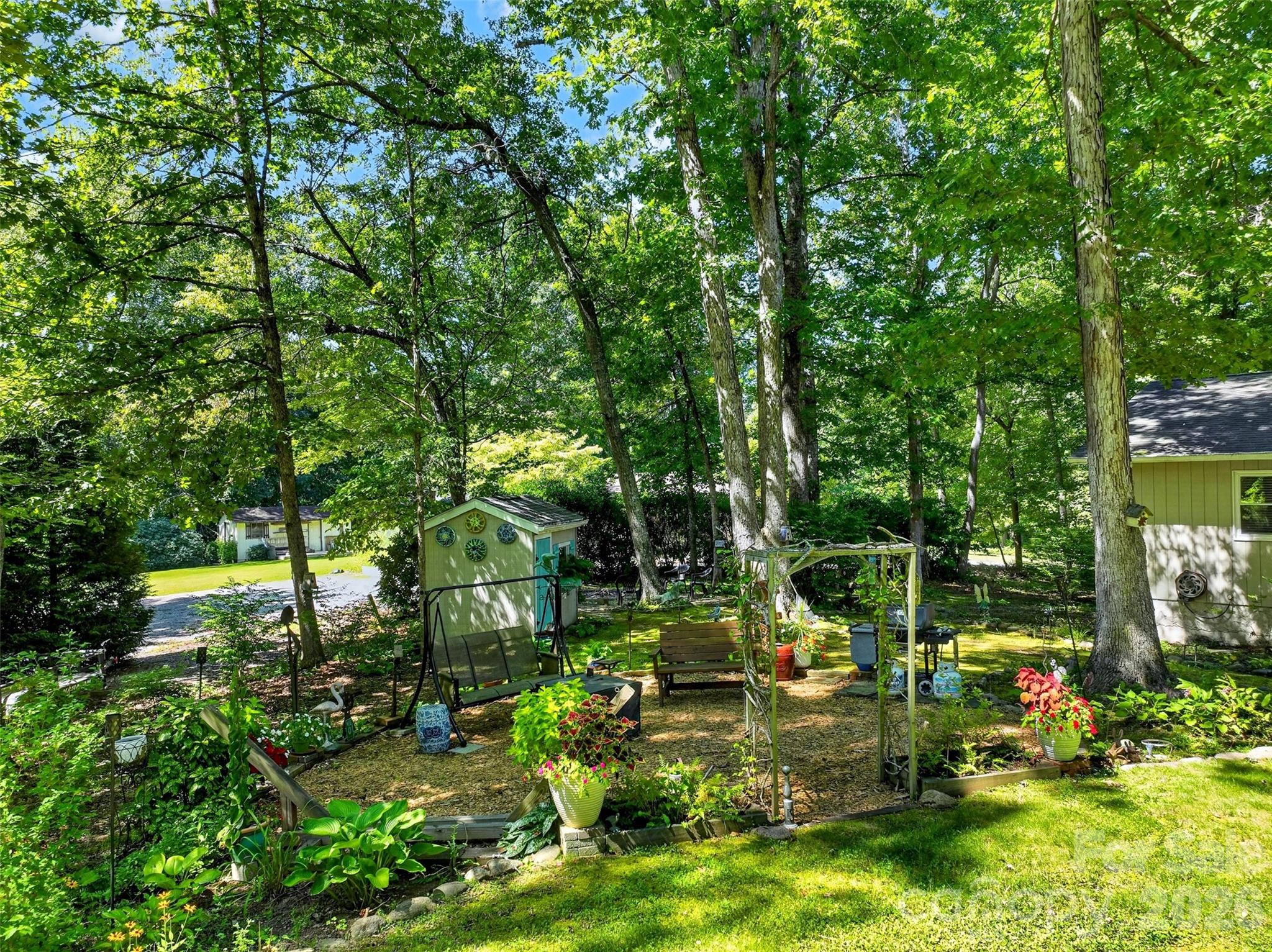 main property photo 41