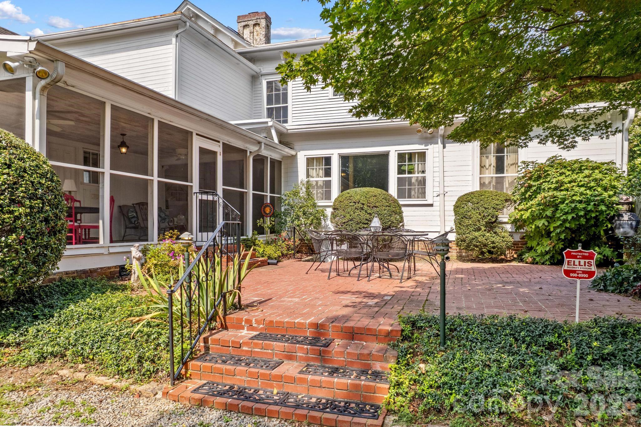 main property photo 39