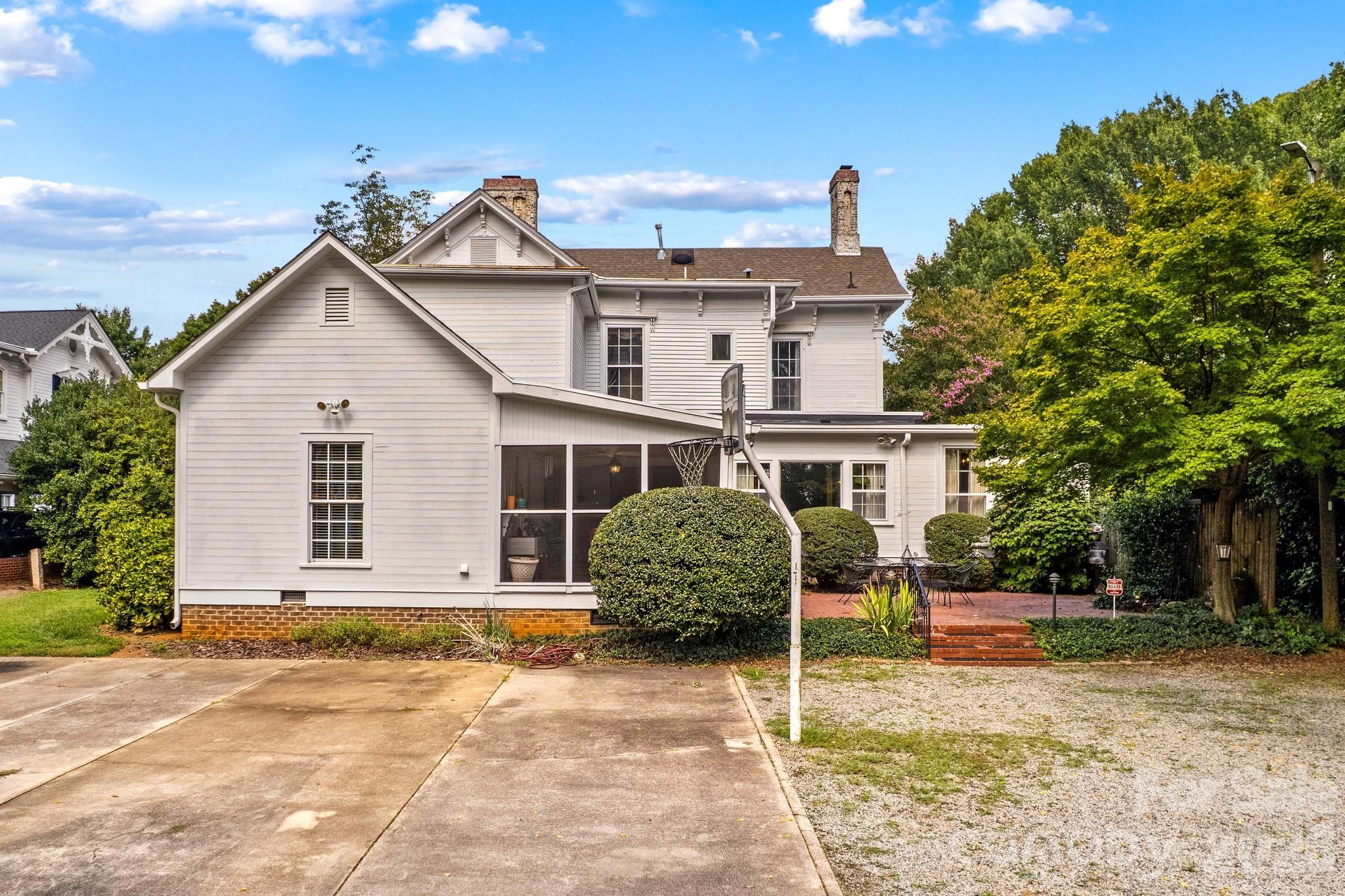main property photo 41