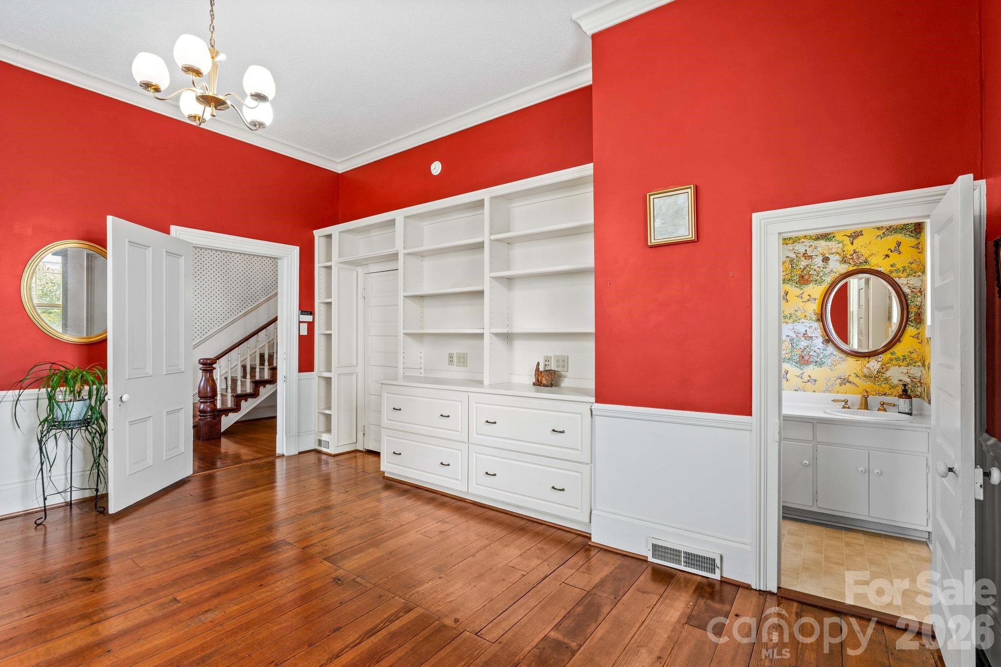 main property photo 6