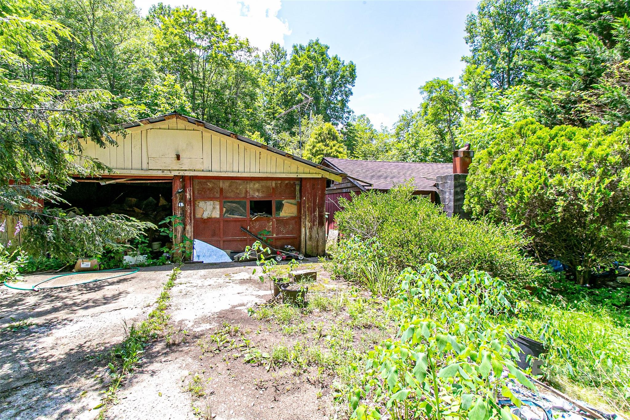 main property photo 14