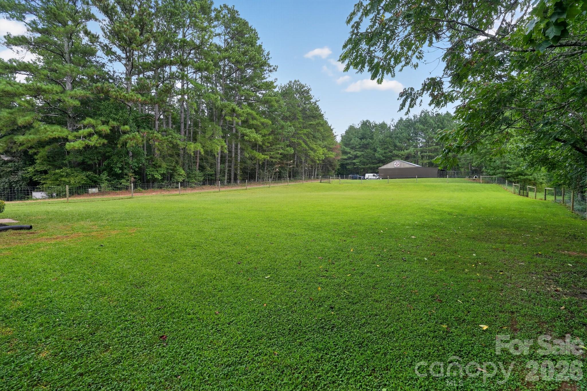 main property photo 40
