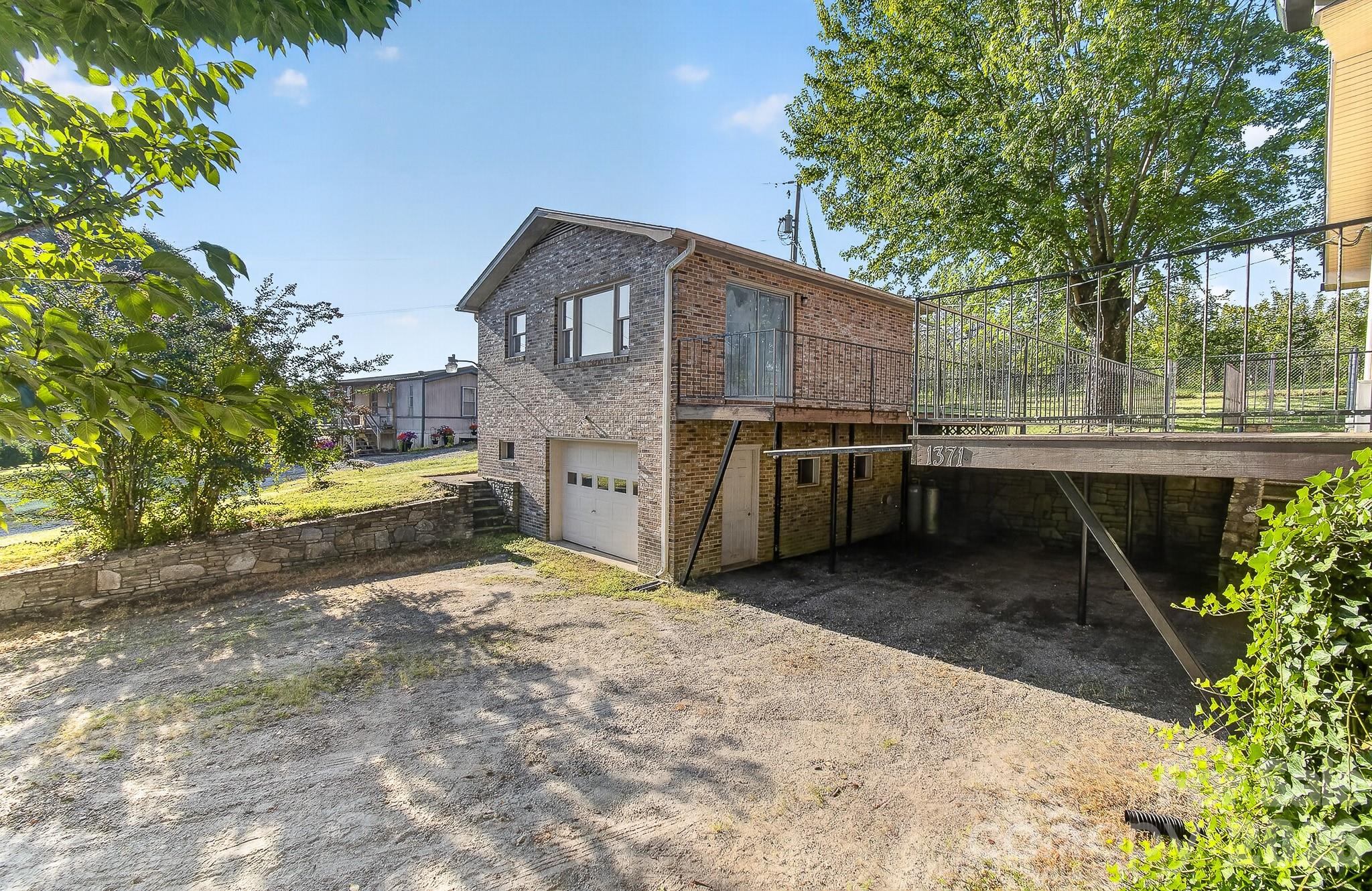 main property photo 18
