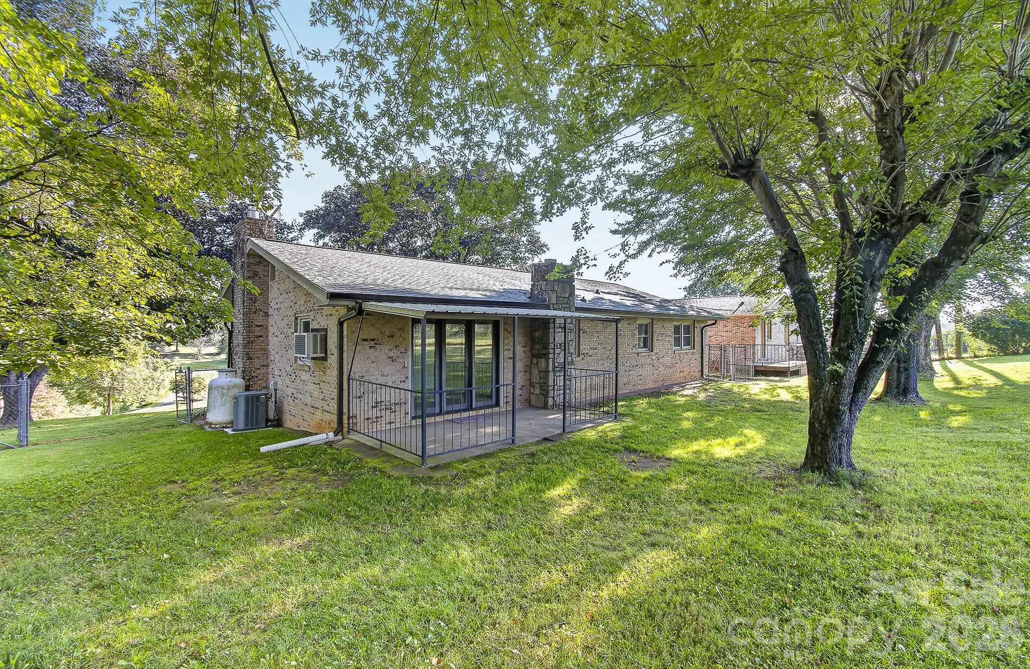 main property photo 22
