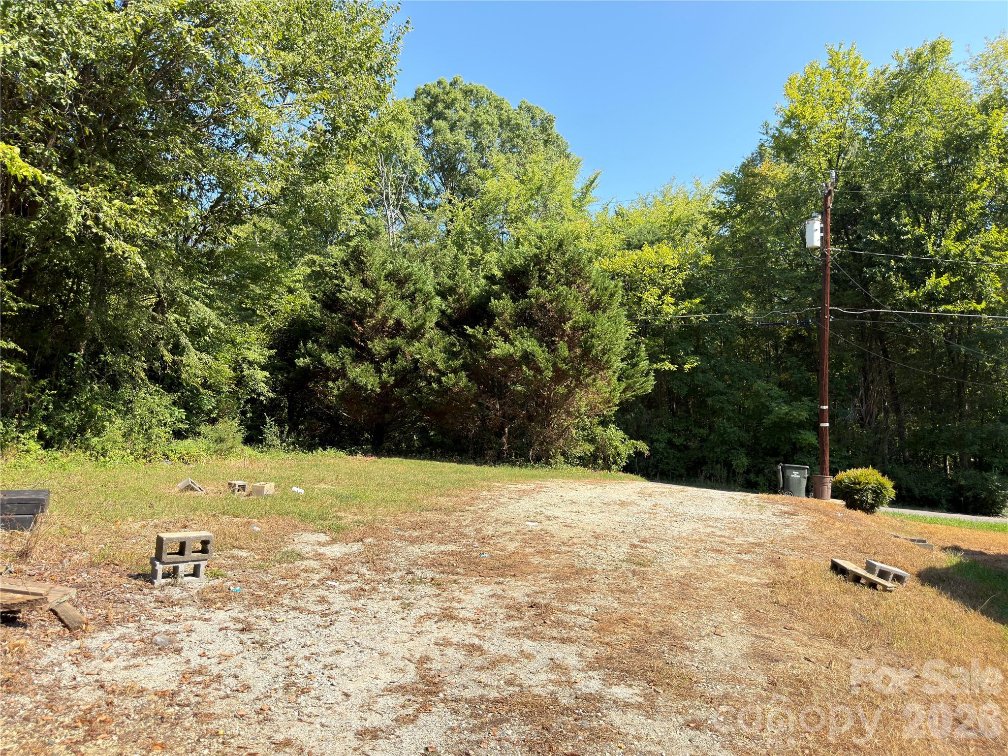 main property photo 16