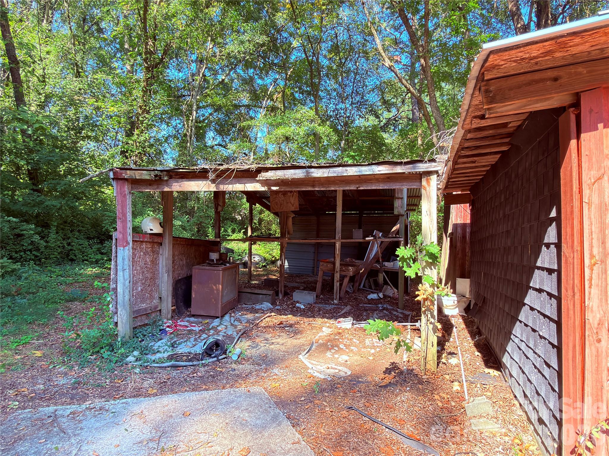 main property photo 6