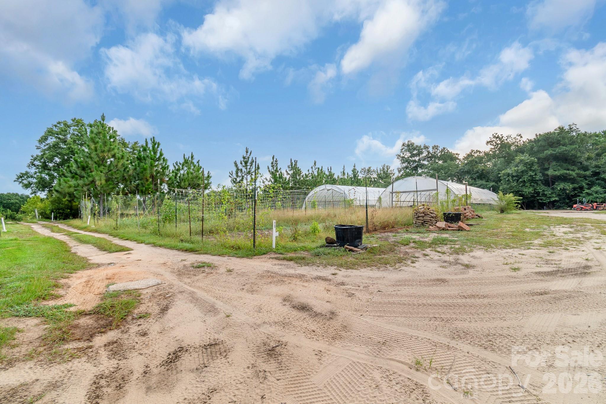 main property photo 34
