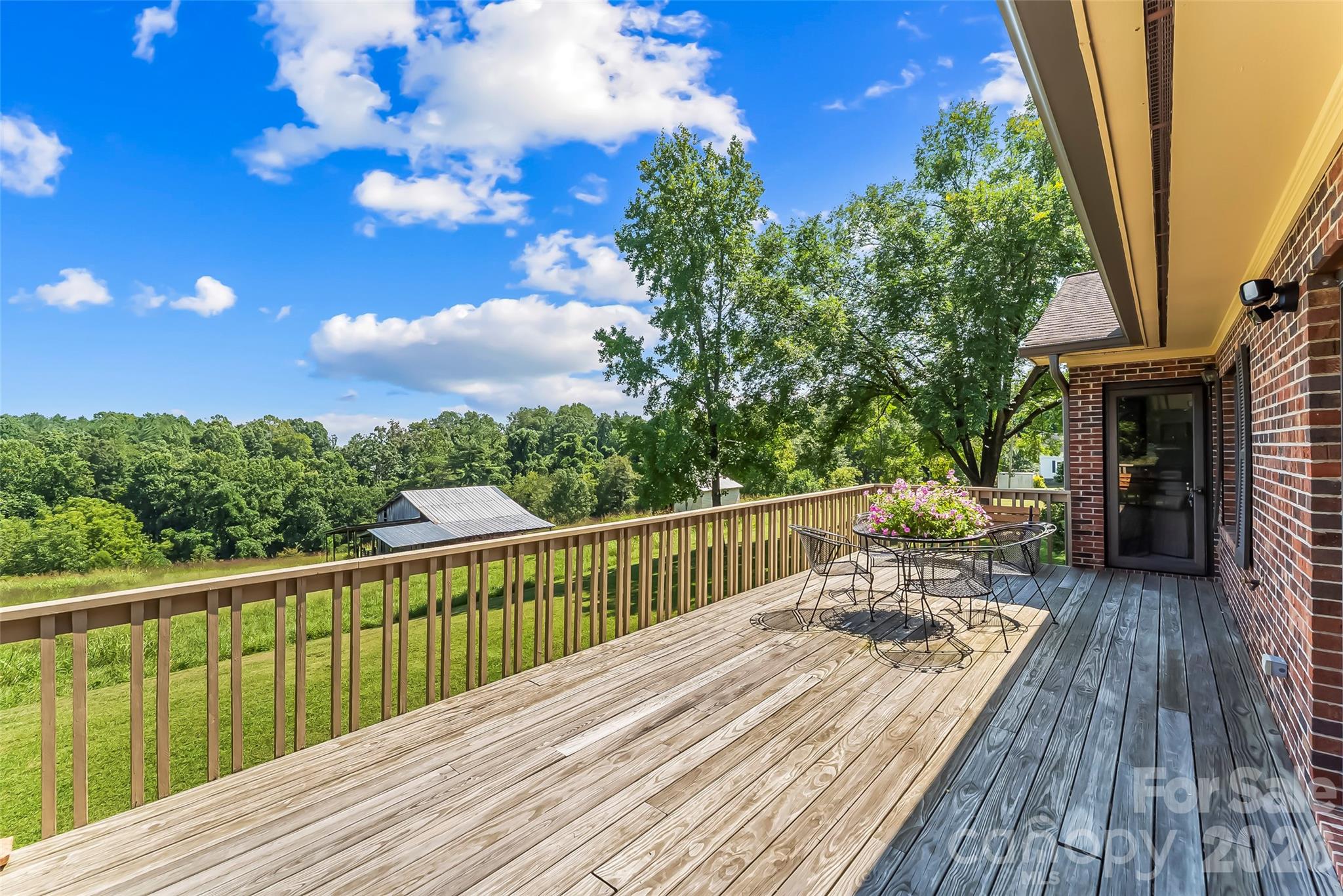 main property photo 13