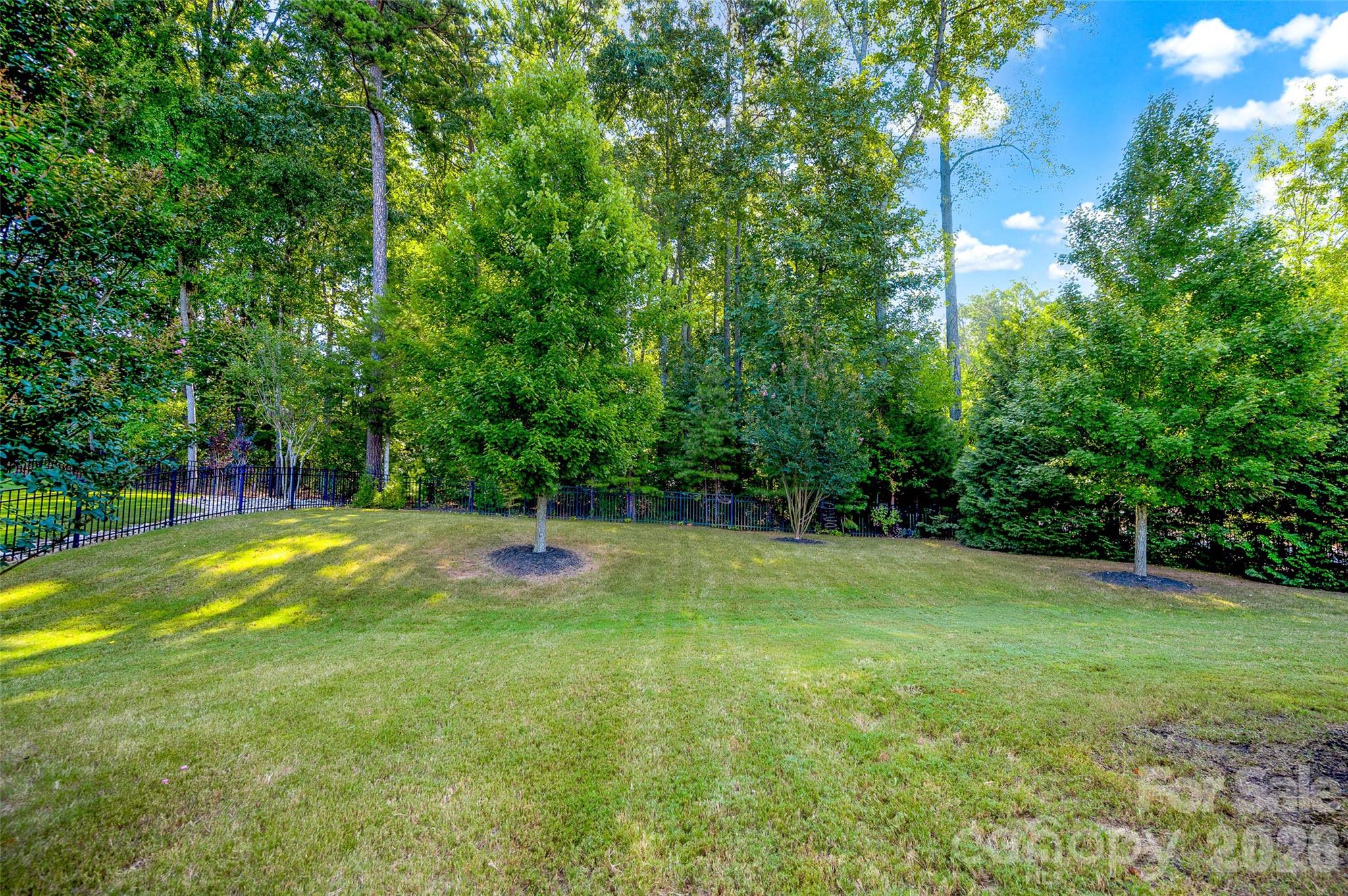 main property photo 40