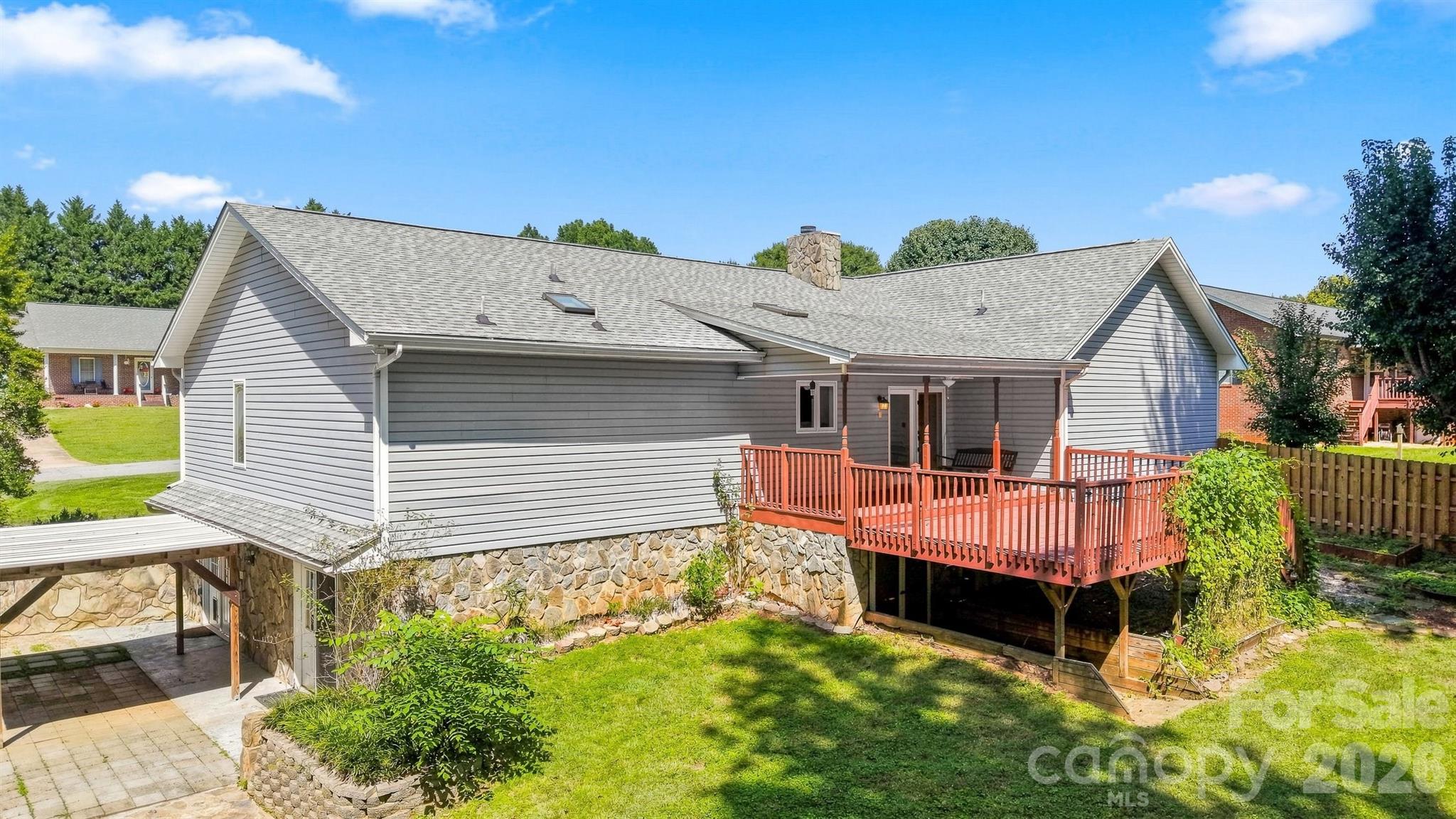 main property photo 33