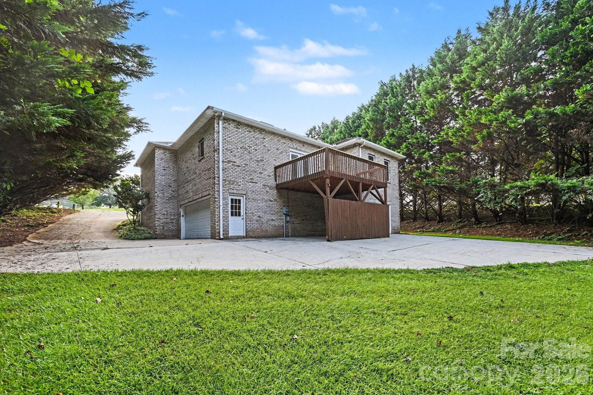 main property photo 20