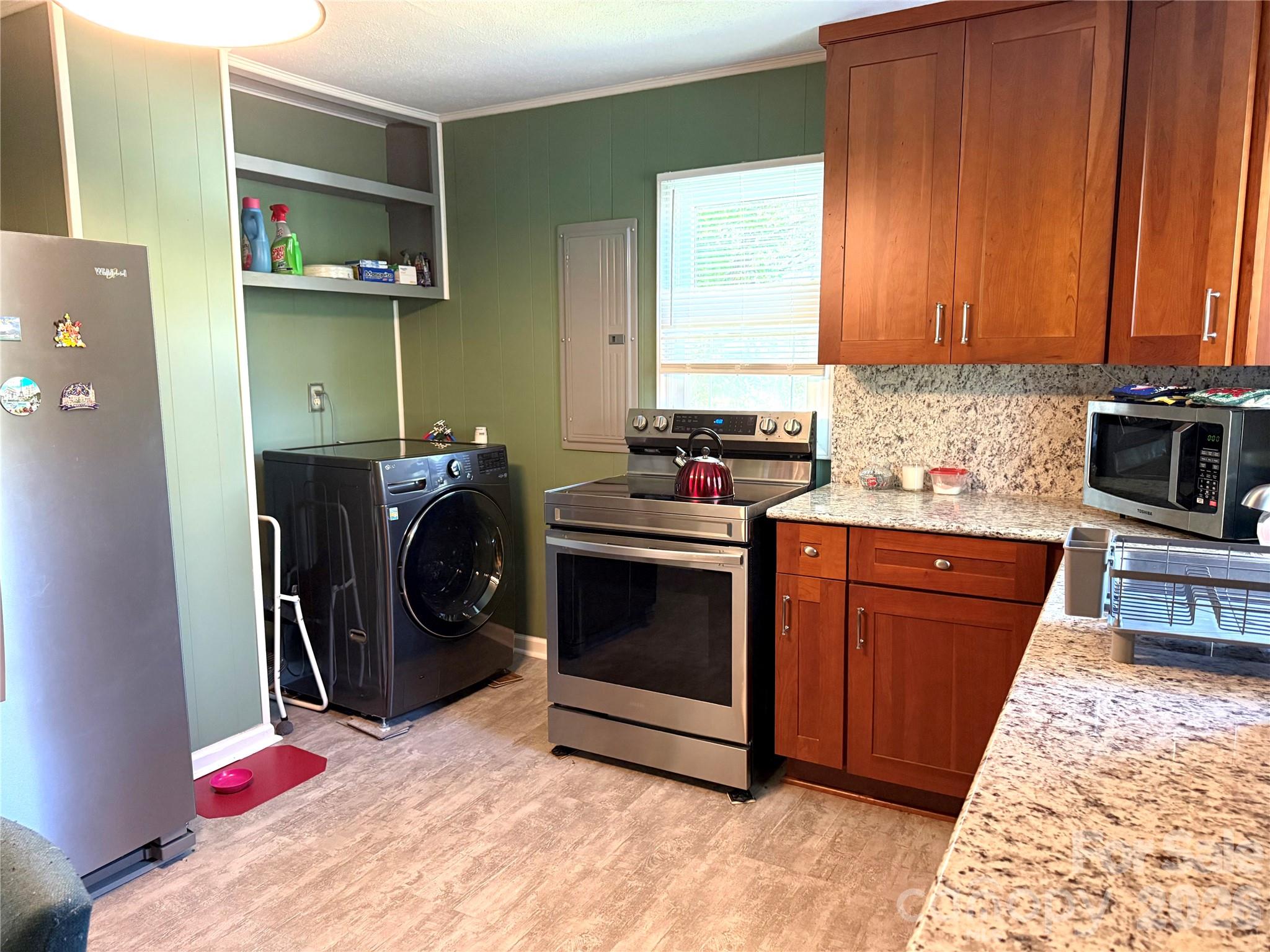 main property photo 4
