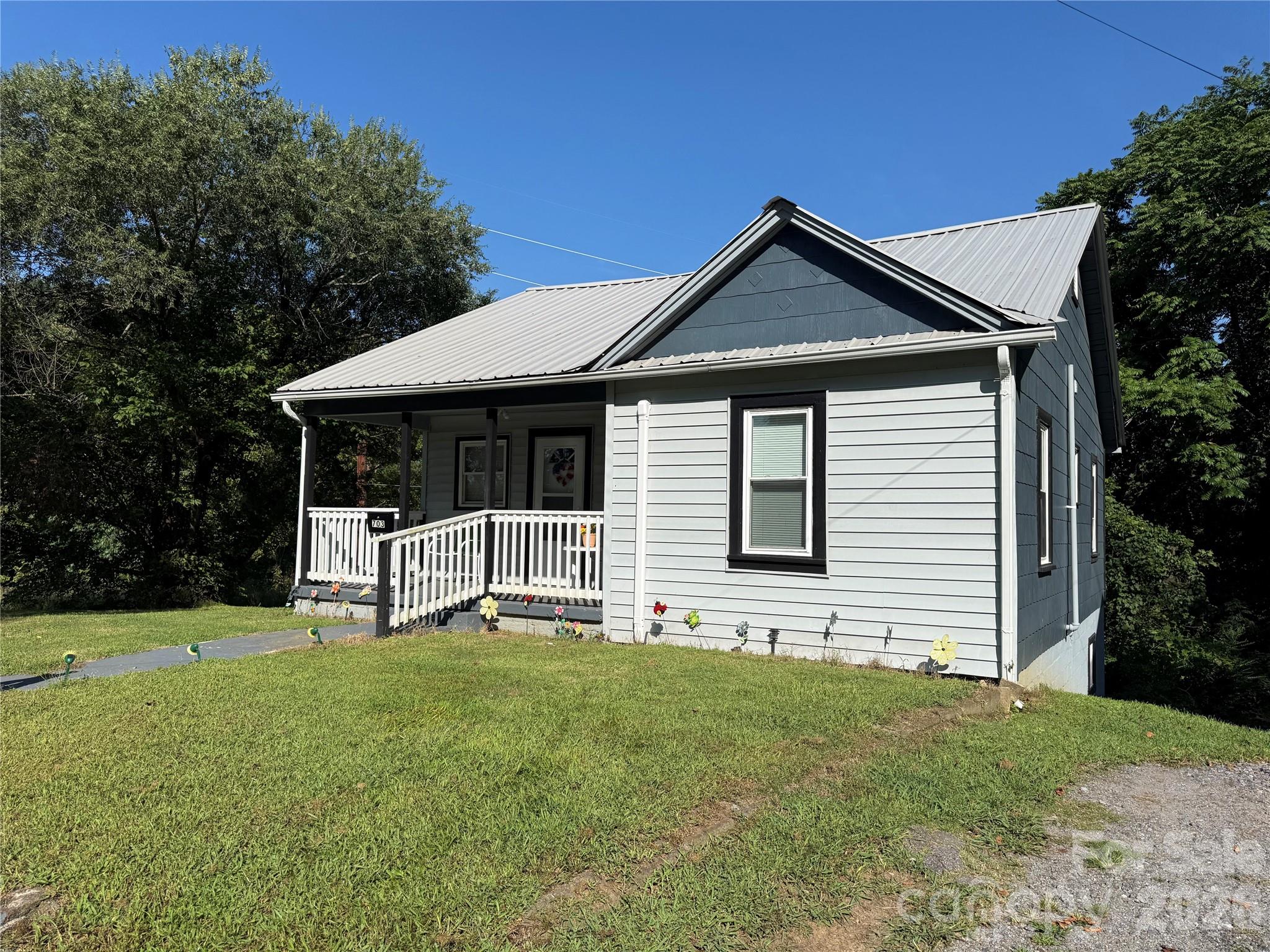 main property photo 9