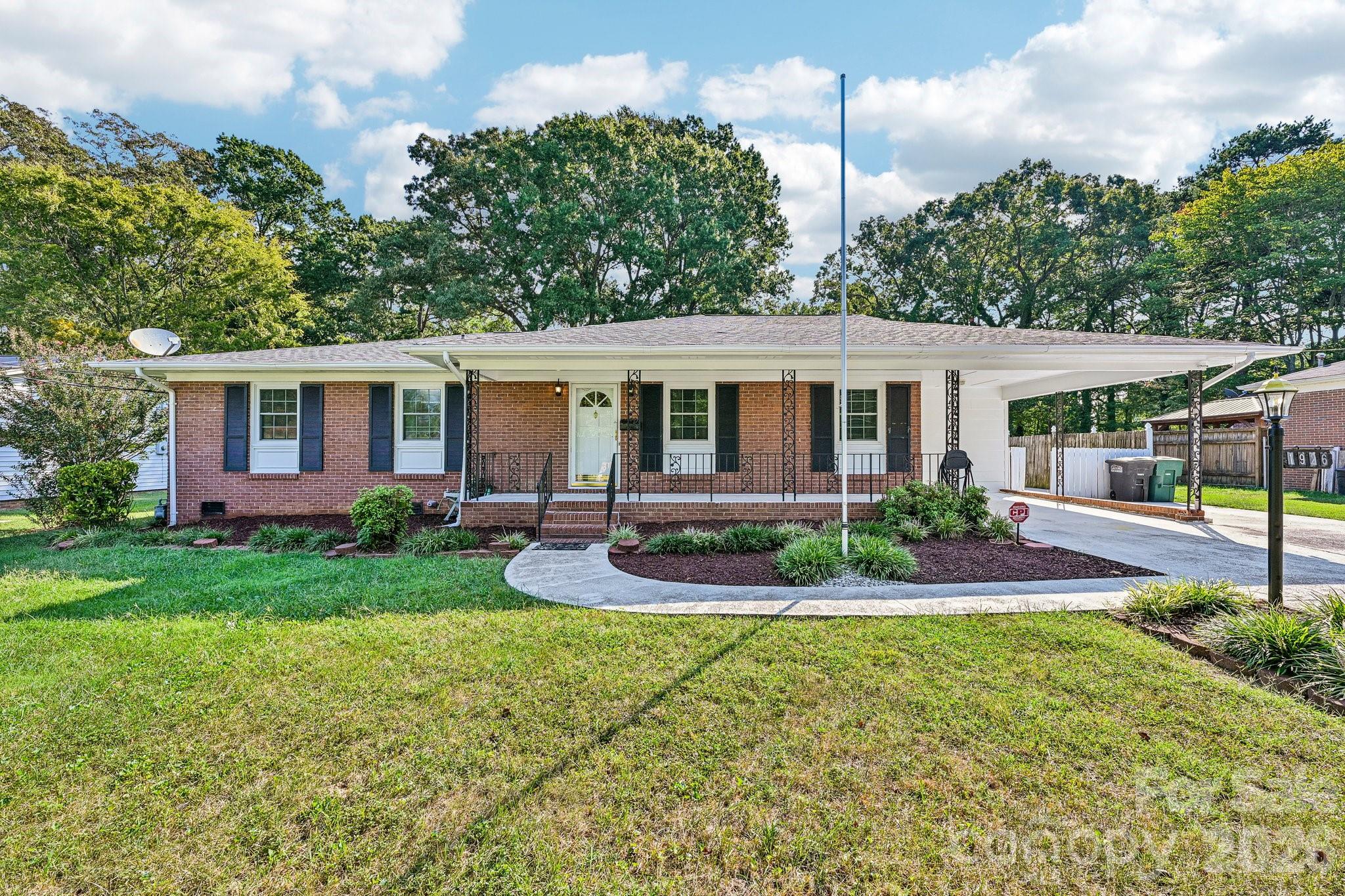 main property photo 0