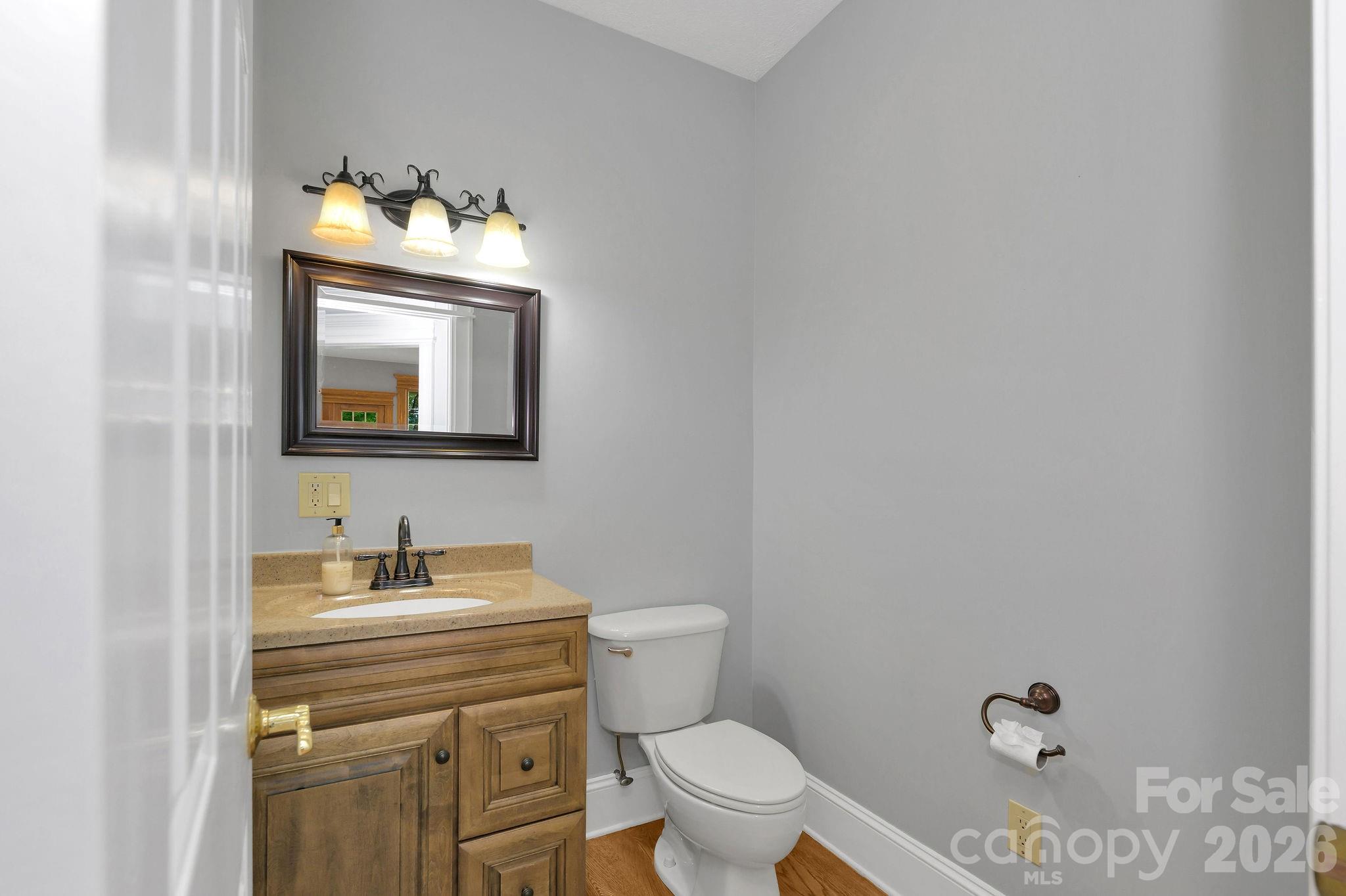 main property photo 28