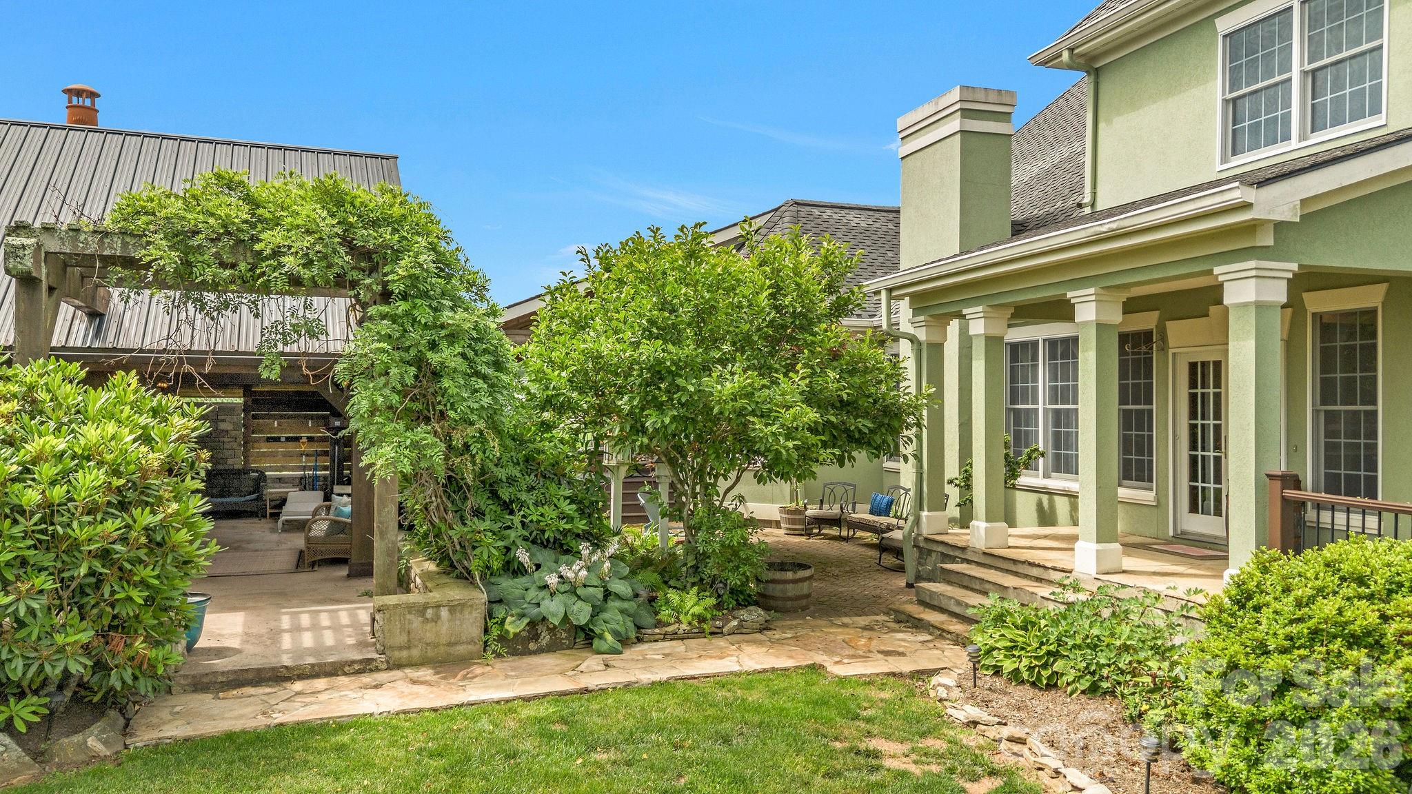 main property photo 9