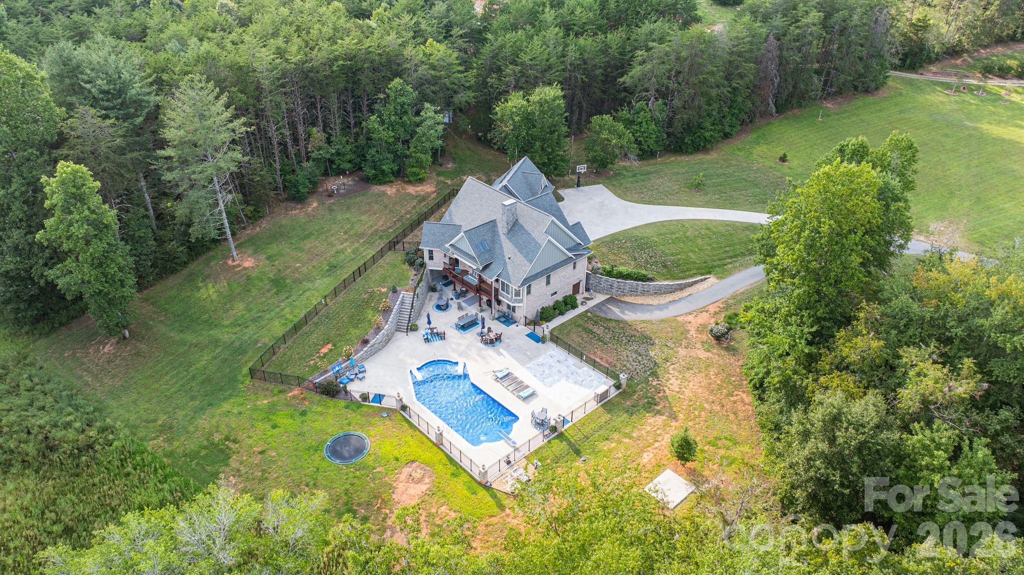 main property photo 34