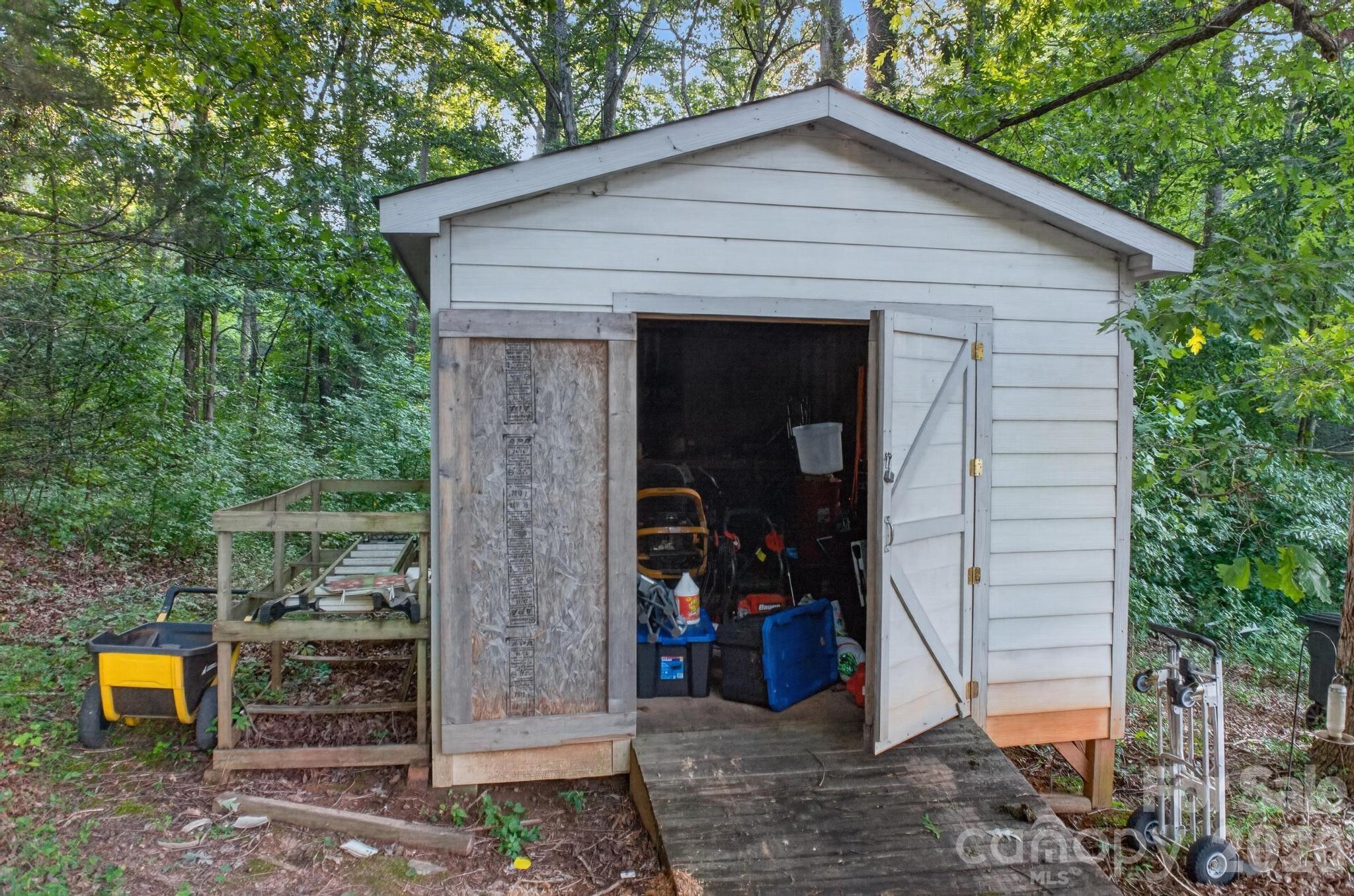 main property photo 19