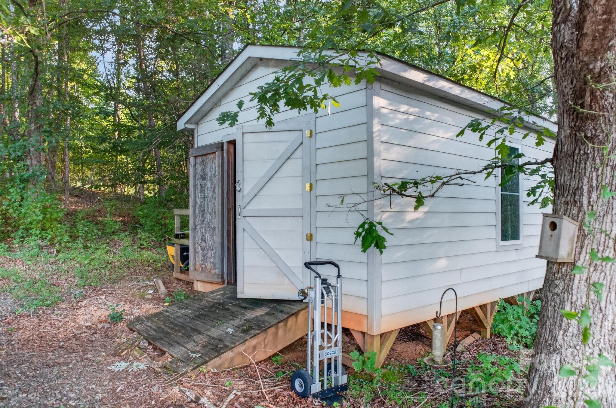 main property photo 20