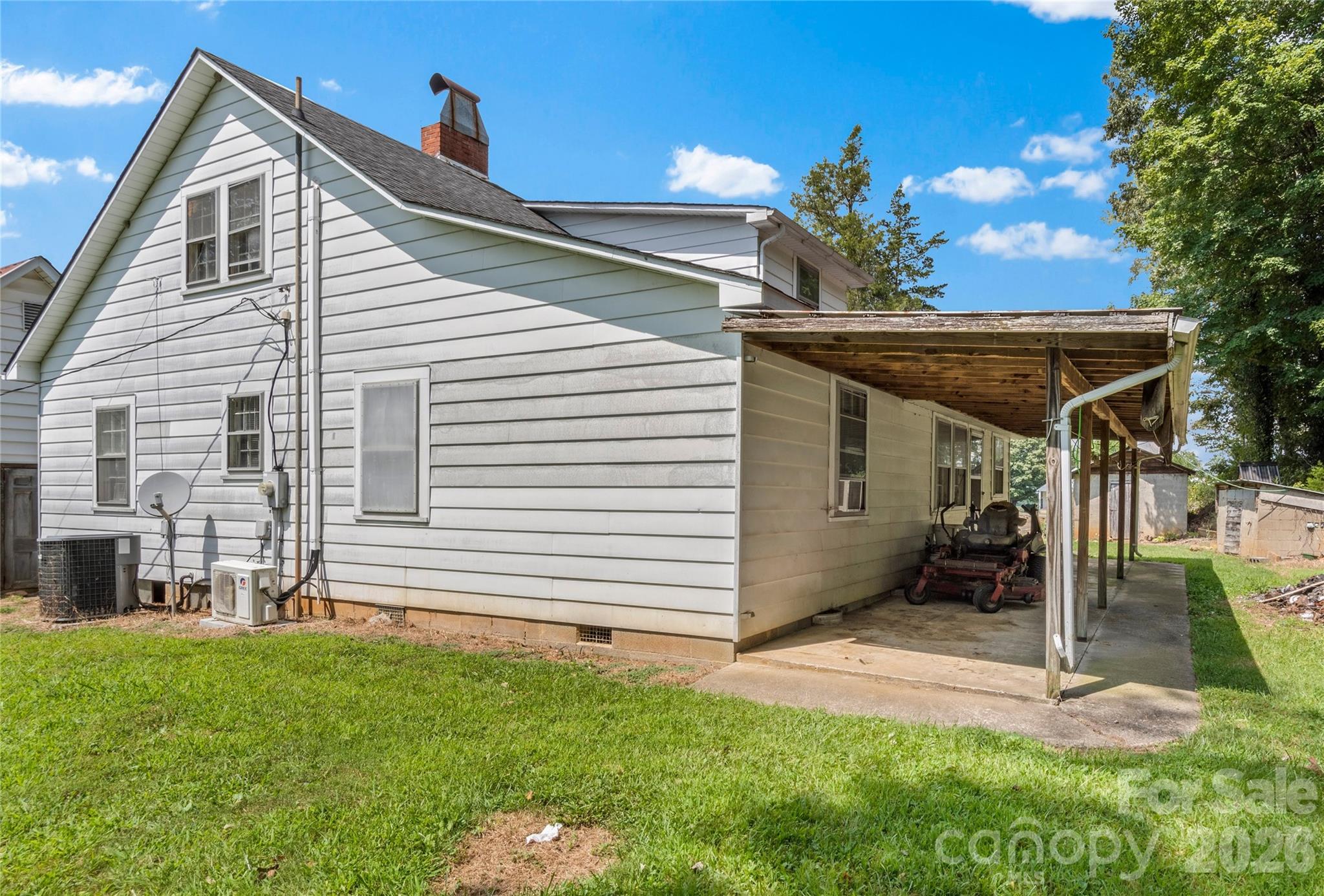 main property photo 12