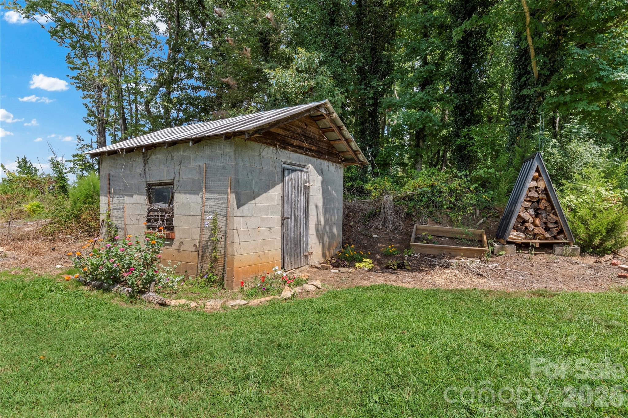 main property photo 14