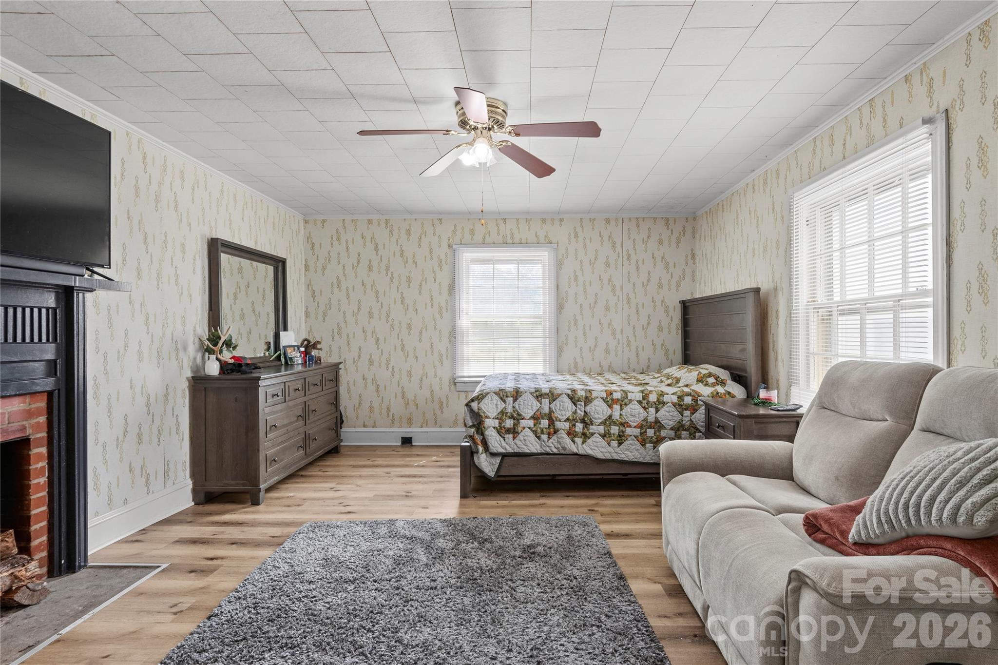main property photo 25