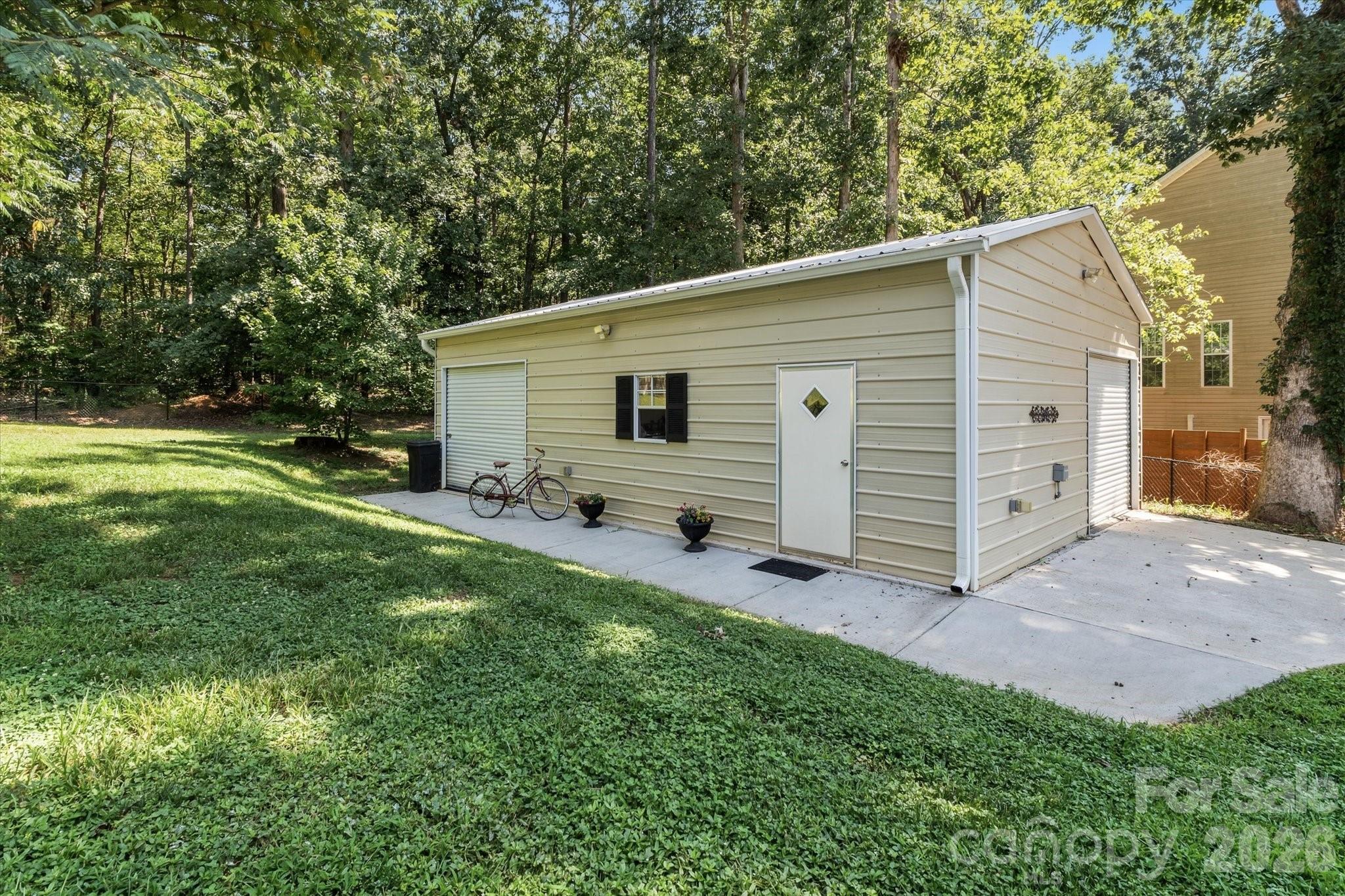 main property photo 30
