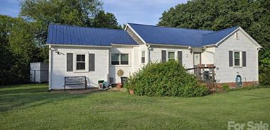 image of property with 2 Bed | 1 Bath | 1,008 Sqft