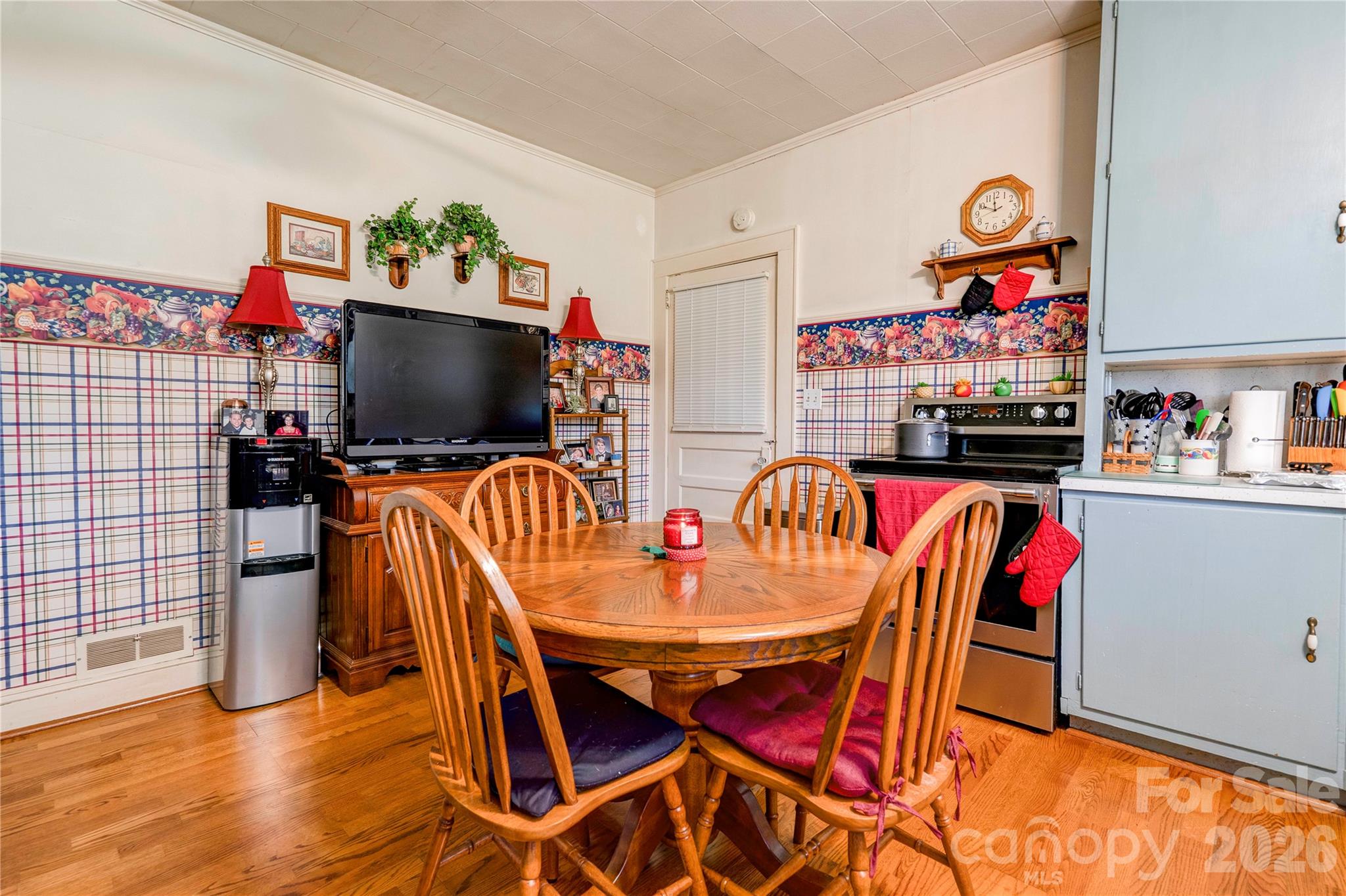 main property photo 6