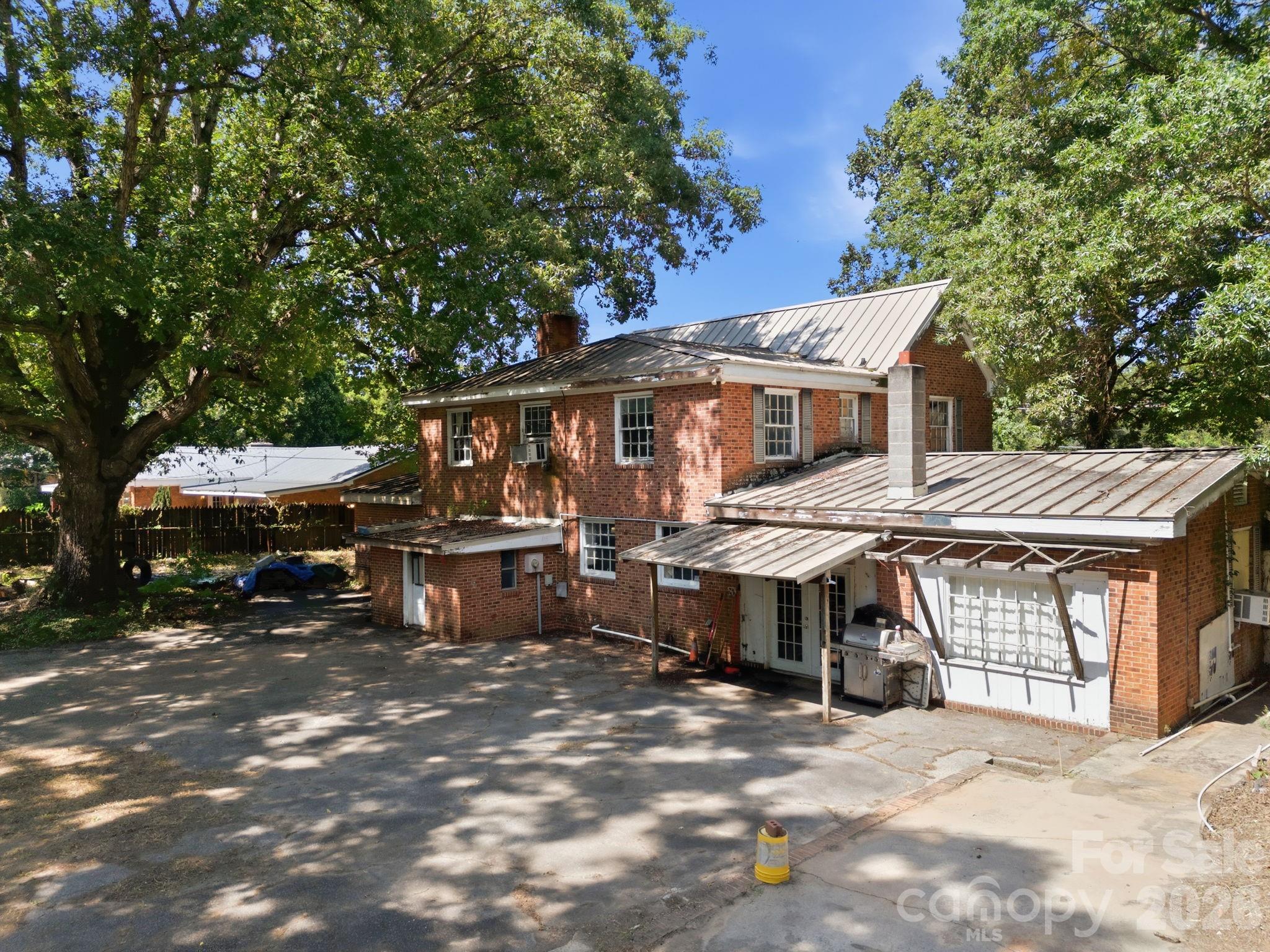 main property photo 27