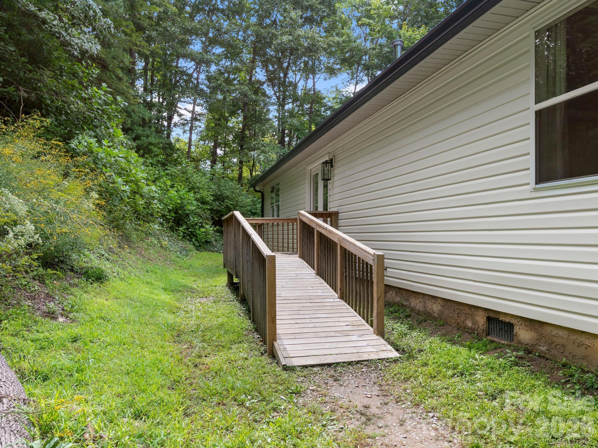 main property photo 30