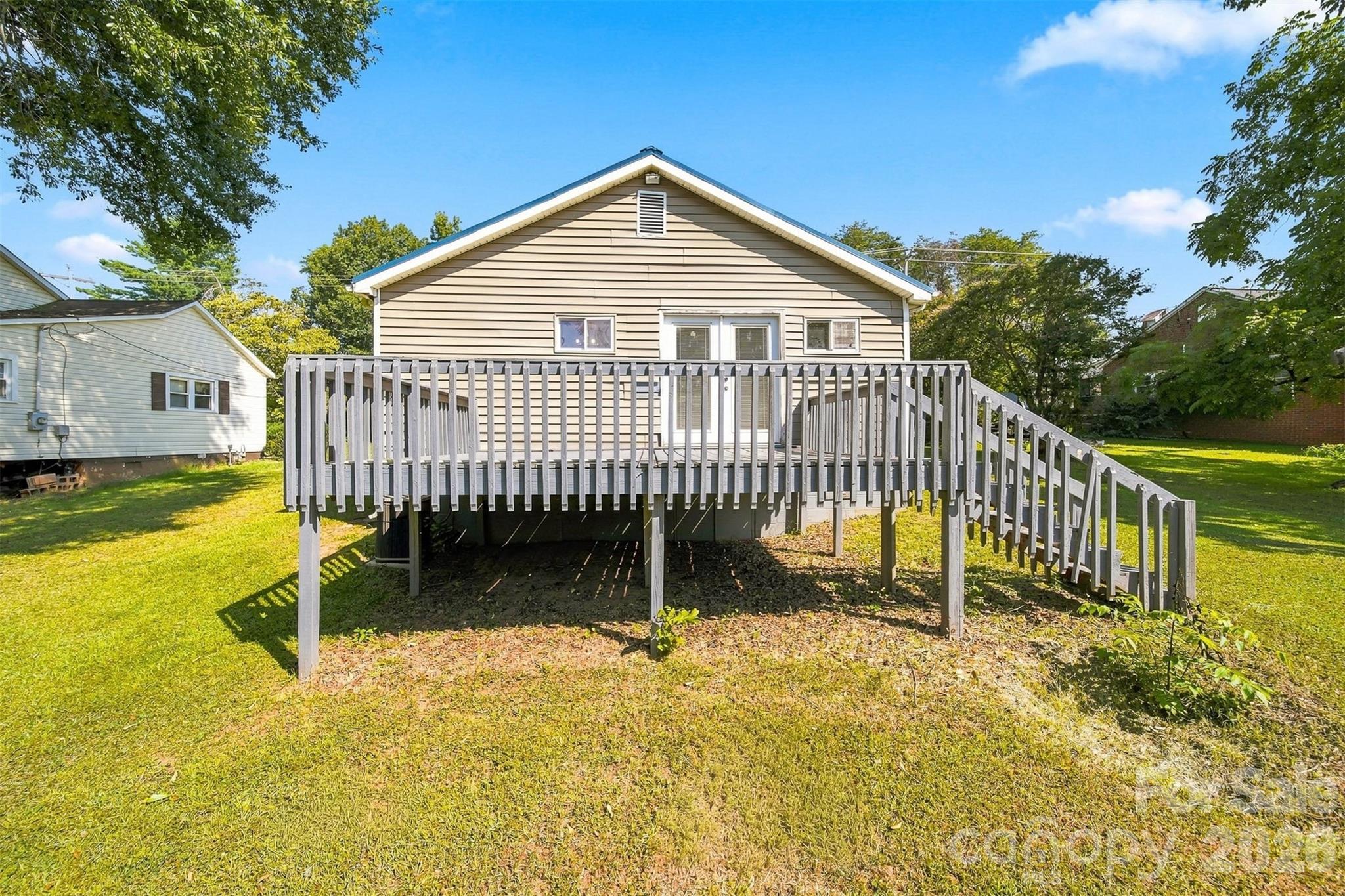 main property photo 25