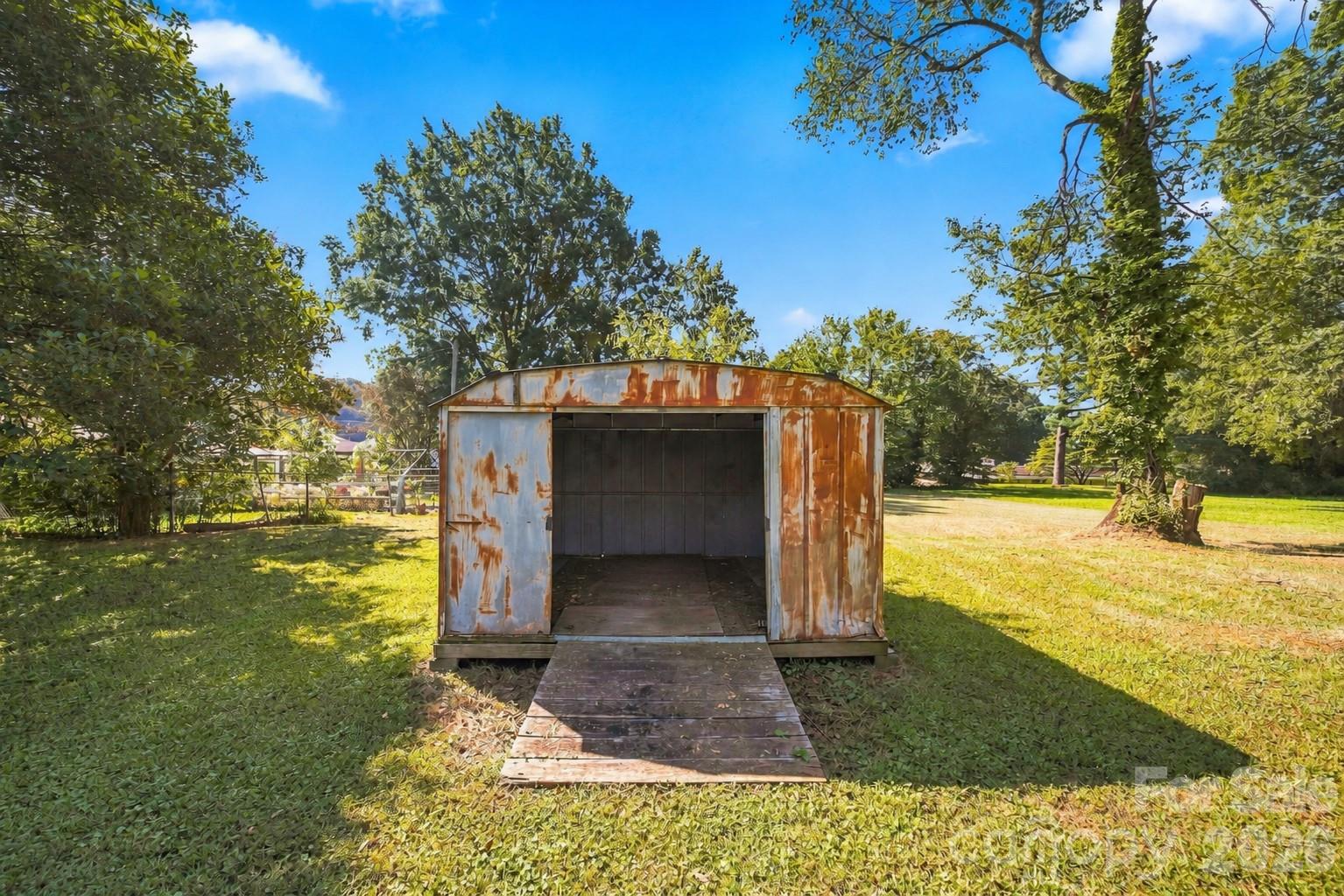 main property photo 26