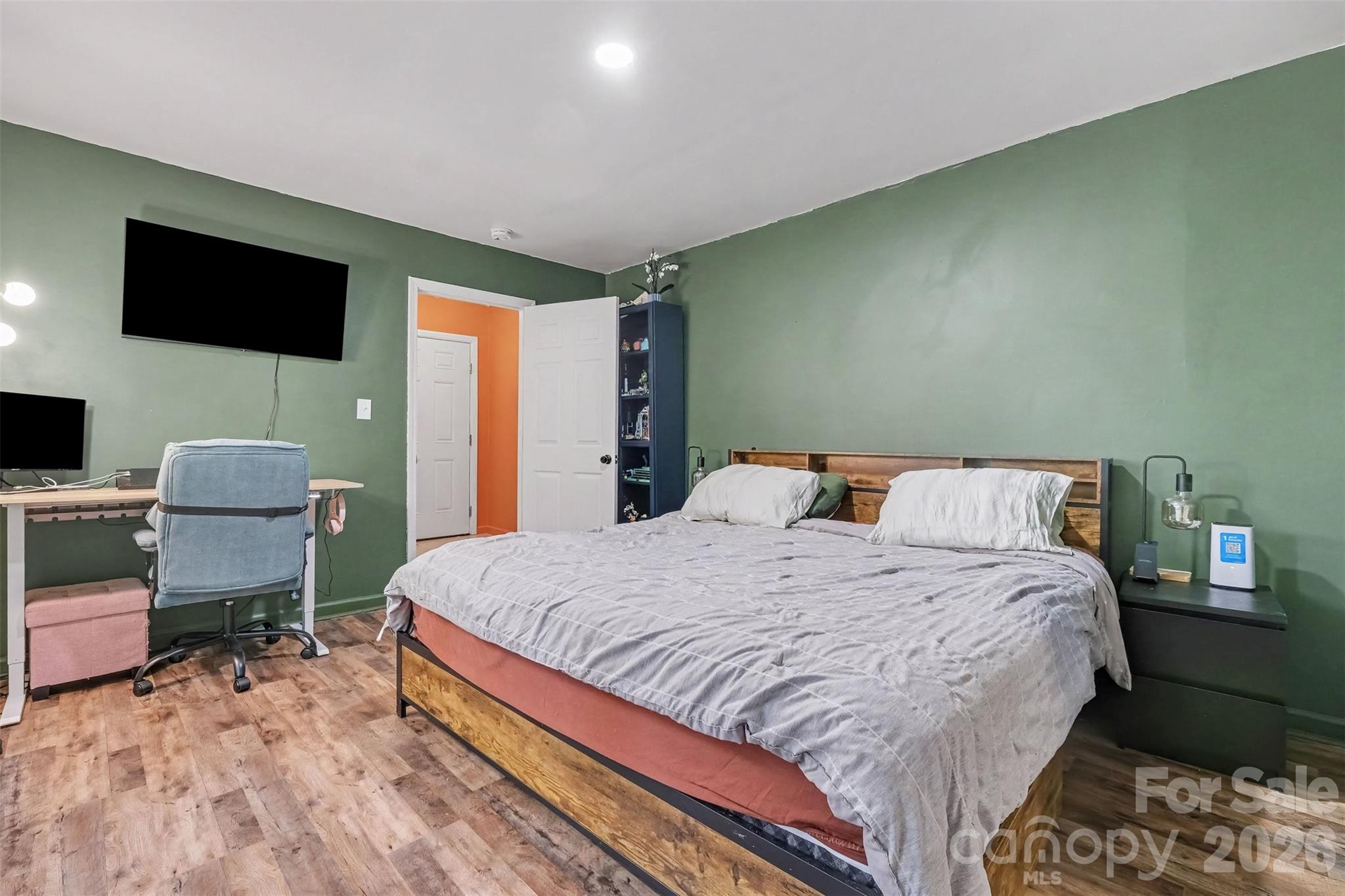 main property photo 17