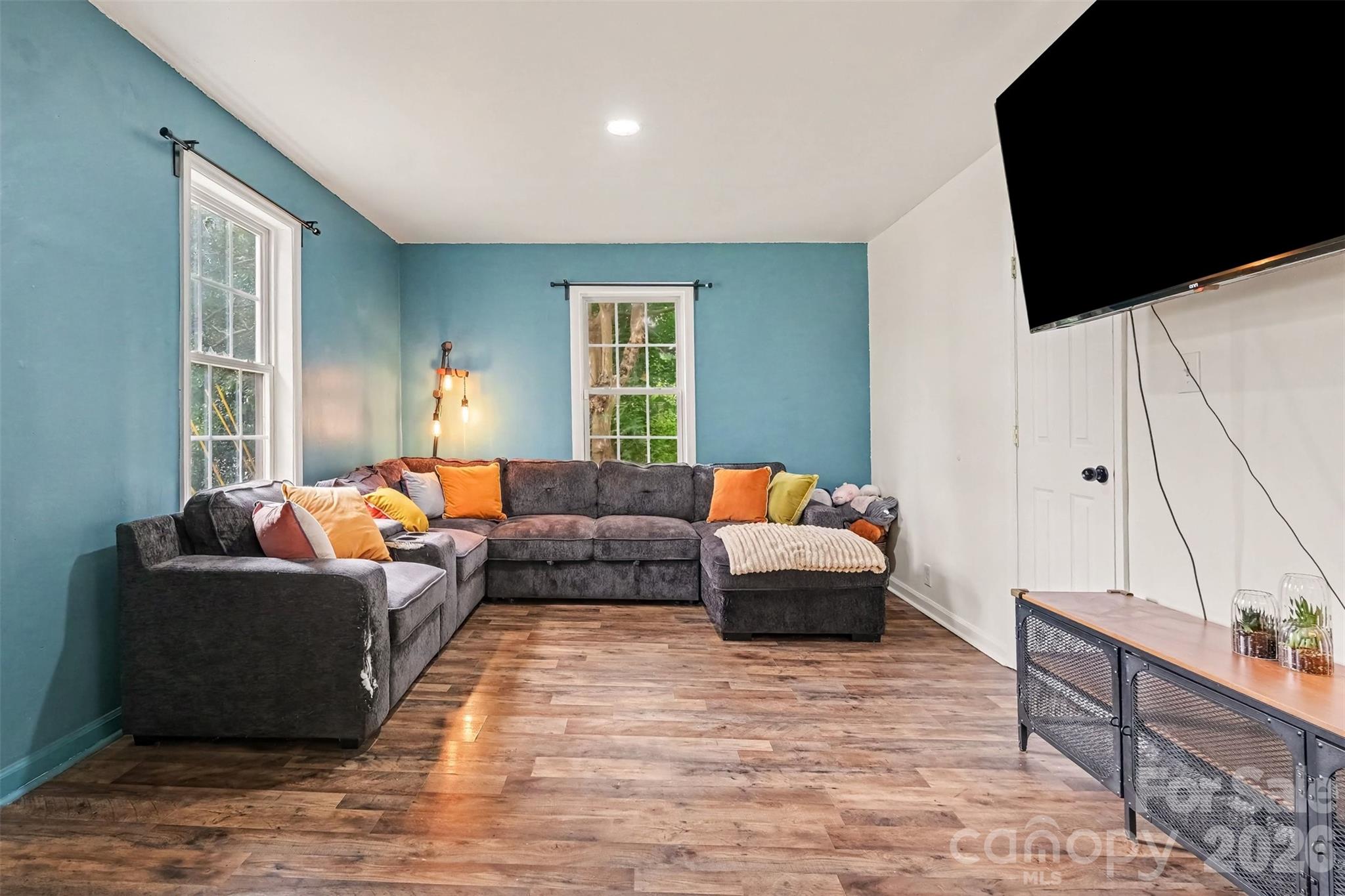 main property photo 5