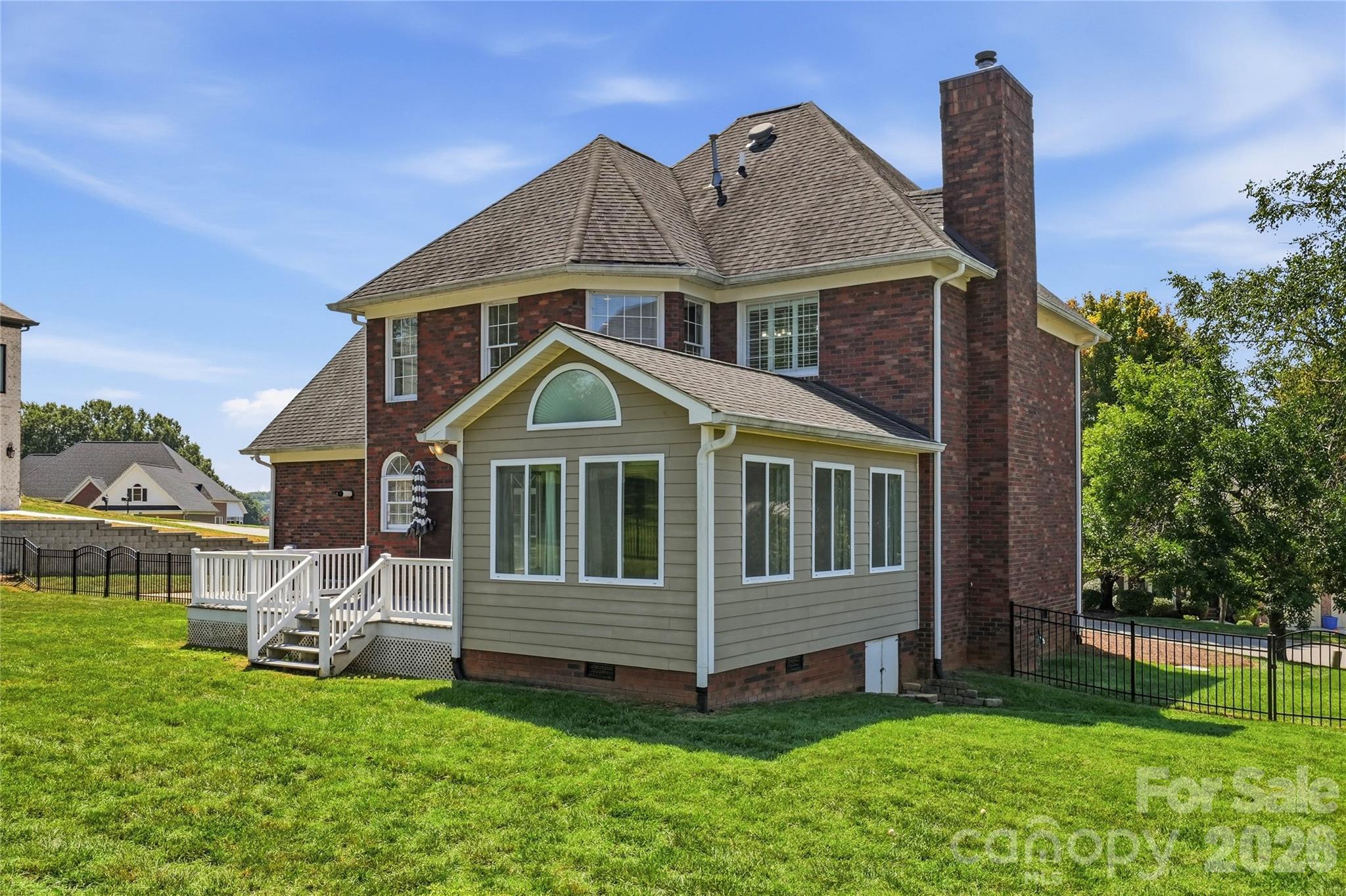 main property photo 4
